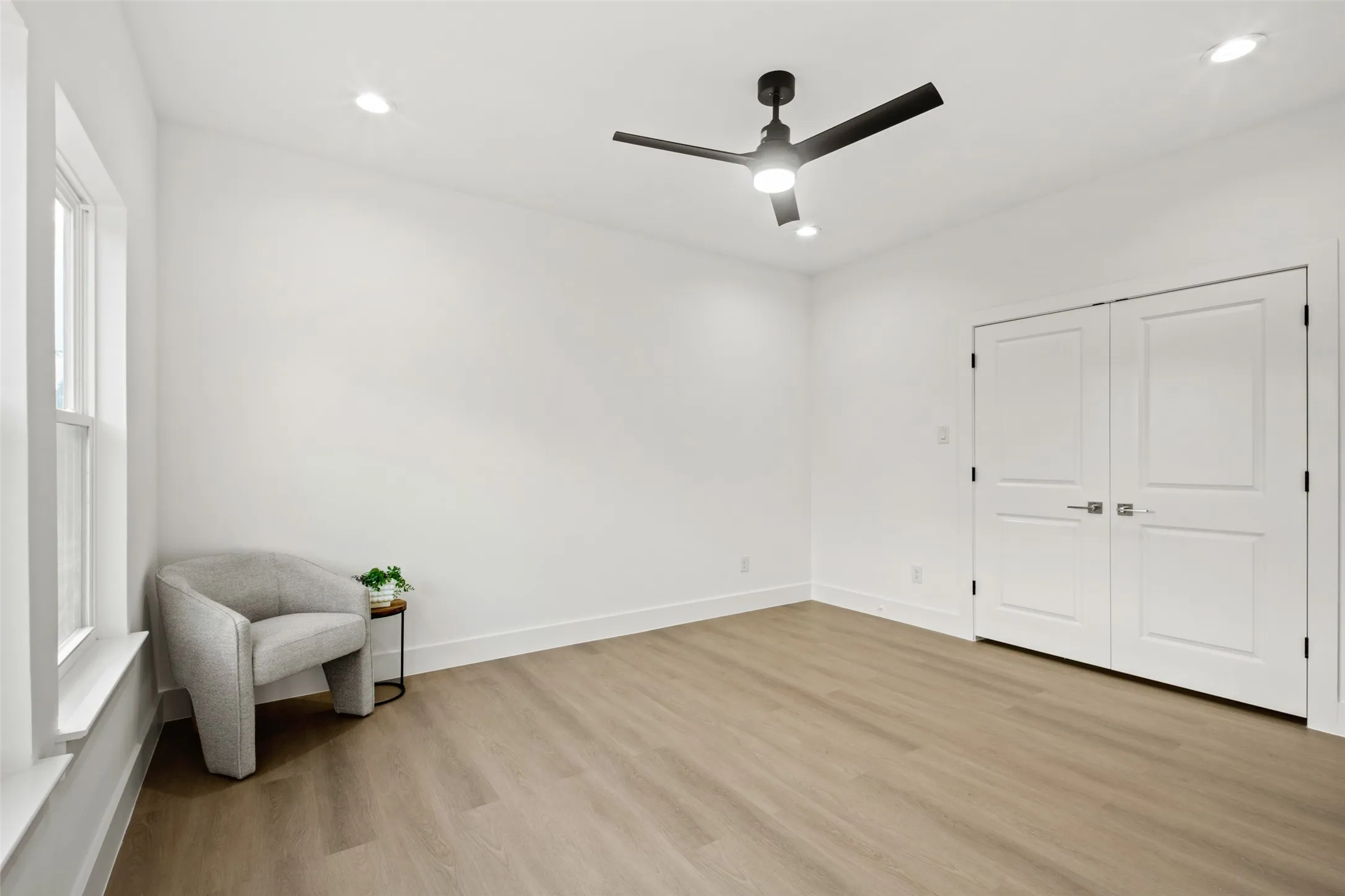 Single Family Residence For Sale in Dallas County , 2503 Lawrence Street, Dallas, Texas 75215, 3 Bedroom, 3 Bathroom, 2 Garage spaces, 1,950 Sqft, built in 2025, mls#21377973, Real Estate Agent in Dallas, Homes For Sale in Dallas county, Homes For Sale in Dallas, Realtor in Dallas Texas, Real Estate Brokerage Independent Realty Texas, Luminita Cordes Realtor