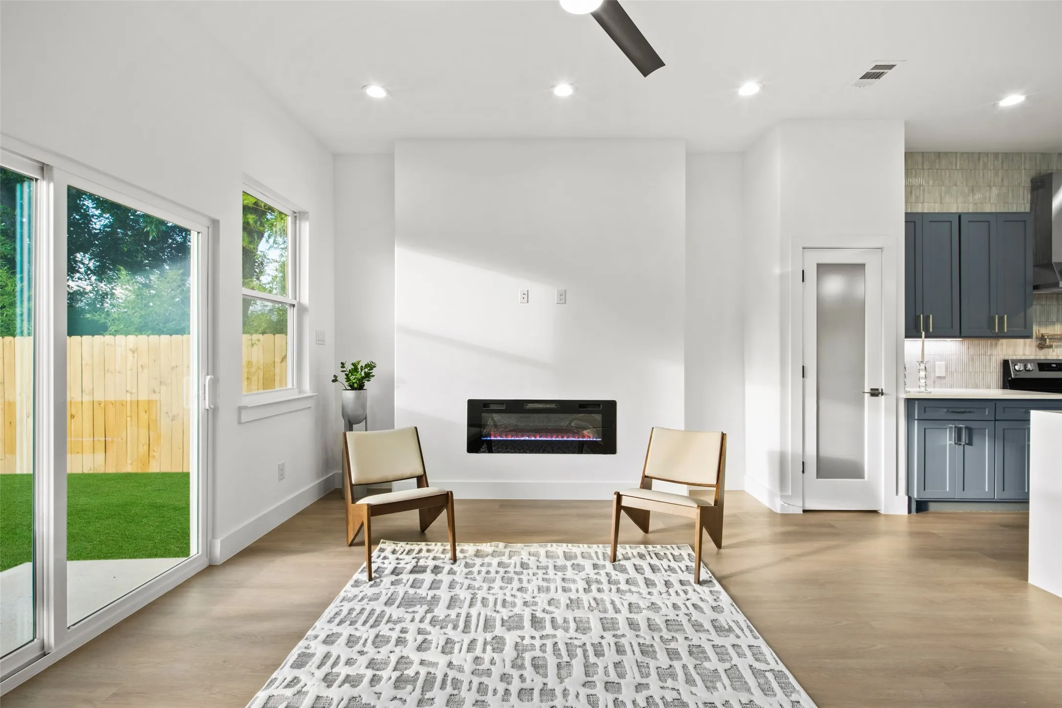 Single Family Residence For Sale in Dallas County , 2503 Lawrence Street, Dallas, Texas 75215, 3 Bedroom, 3 Bathroom, 2 Garage spaces, 1,950 Sqft, built in 2025, mls#21377973, Real Estate Agent in Dallas, Homes For Sale in Dallas county, Homes For Sale in Dallas, Realtor in Dallas Texas, Real Estate Brokerage Independent Realty Texas, Luminita Cordes Realtor