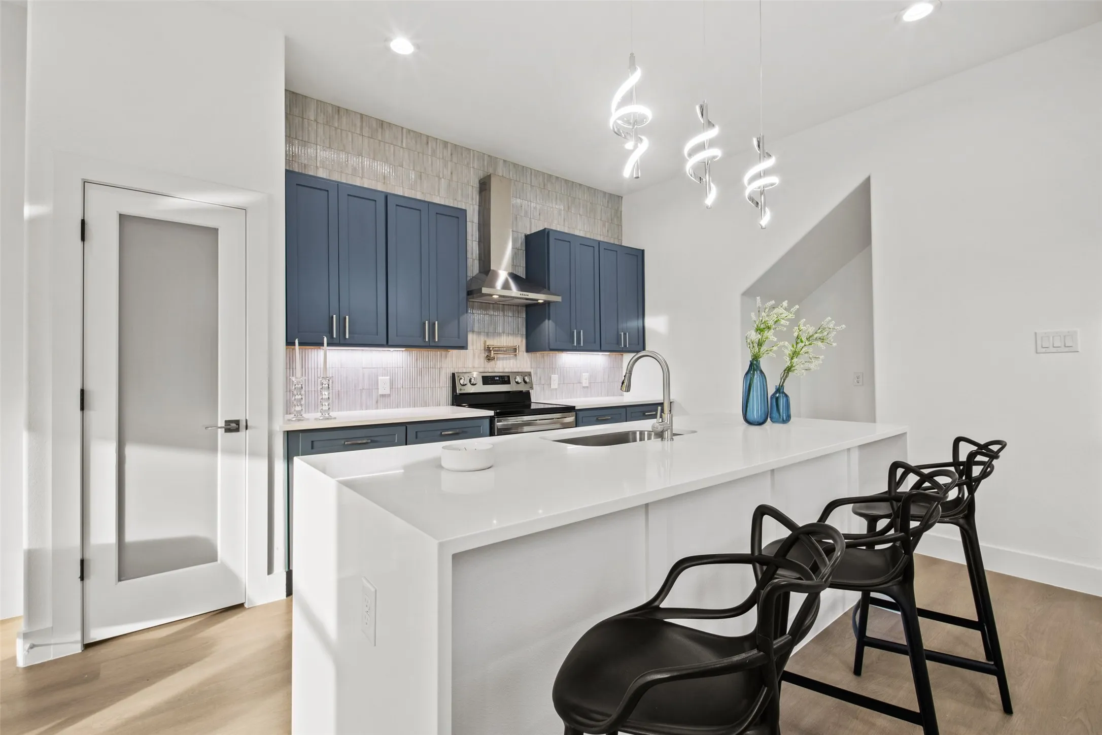 Single Family Residence For Sale in Dallas County , 2503 Lawrence Street, Dallas, Texas 75215, 3 Bedroom, 3 Bathroom, 2 Garage spaces, 1,950 Sqft, built in 2025, mls#21377973, Real Estate Agent in Dallas, Homes For Sale in Dallas county, Homes For Sale in Dallas, Realtor in Dallas Texas, Real Estate Brokerage Independent Realty Texas, Luminita Cordes Realtor