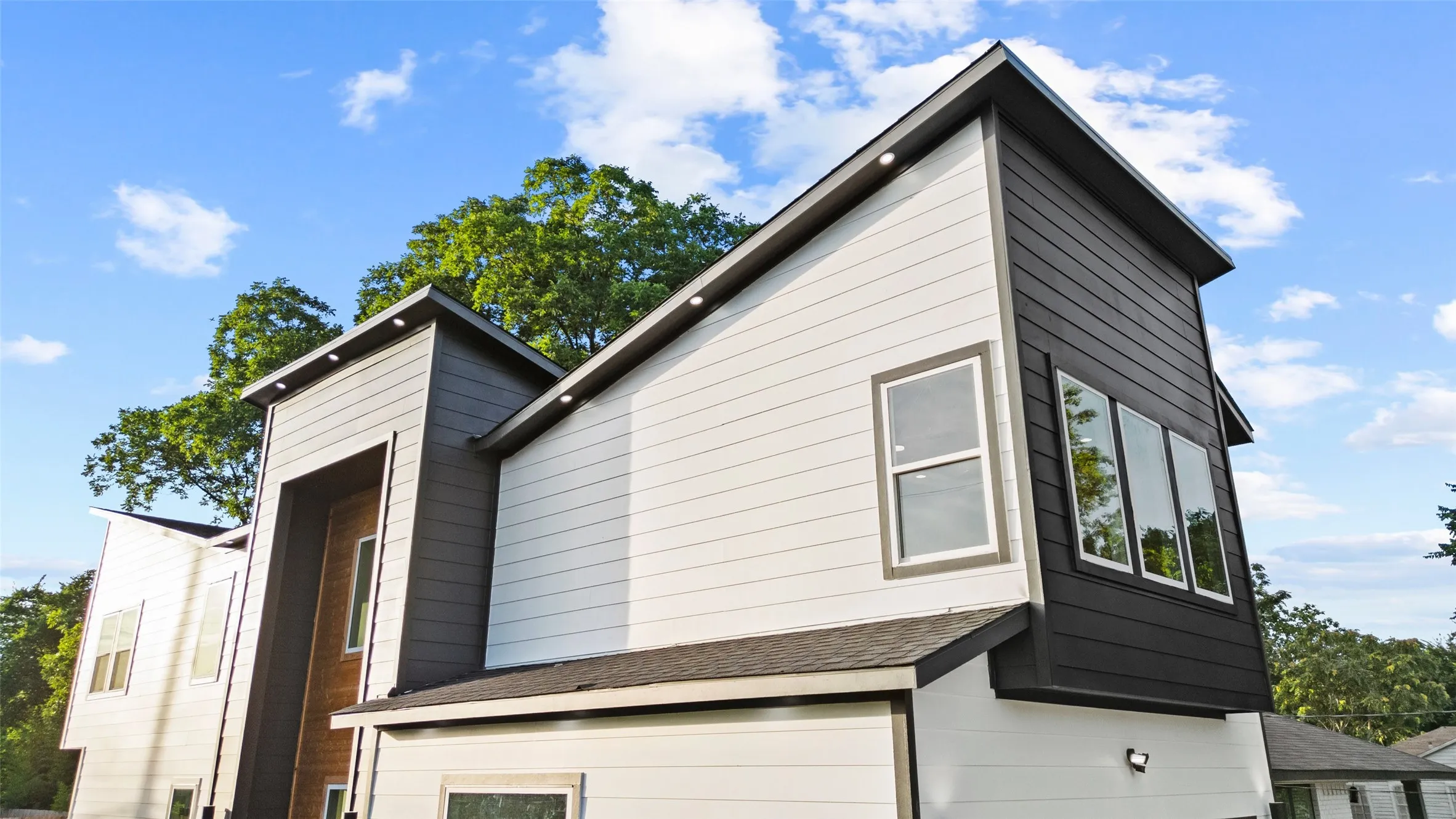 Single Family Residence For Sale in Dallas County , 2503 Lawrence Street, Dallas, Texas 75215, 3 Bedroom, 3 Bathroom, 2 Garage spaces, 1,950 Sqft, built in 2025, mls#21377973, Real Estate Agent in Dallas, Homes For Sale in Dallas county, Homes For Sale in Dallas, Realtor in Dallas Texas, Real Estate Brokerage Independent Realty Texas, Luminita Cordes Realtor