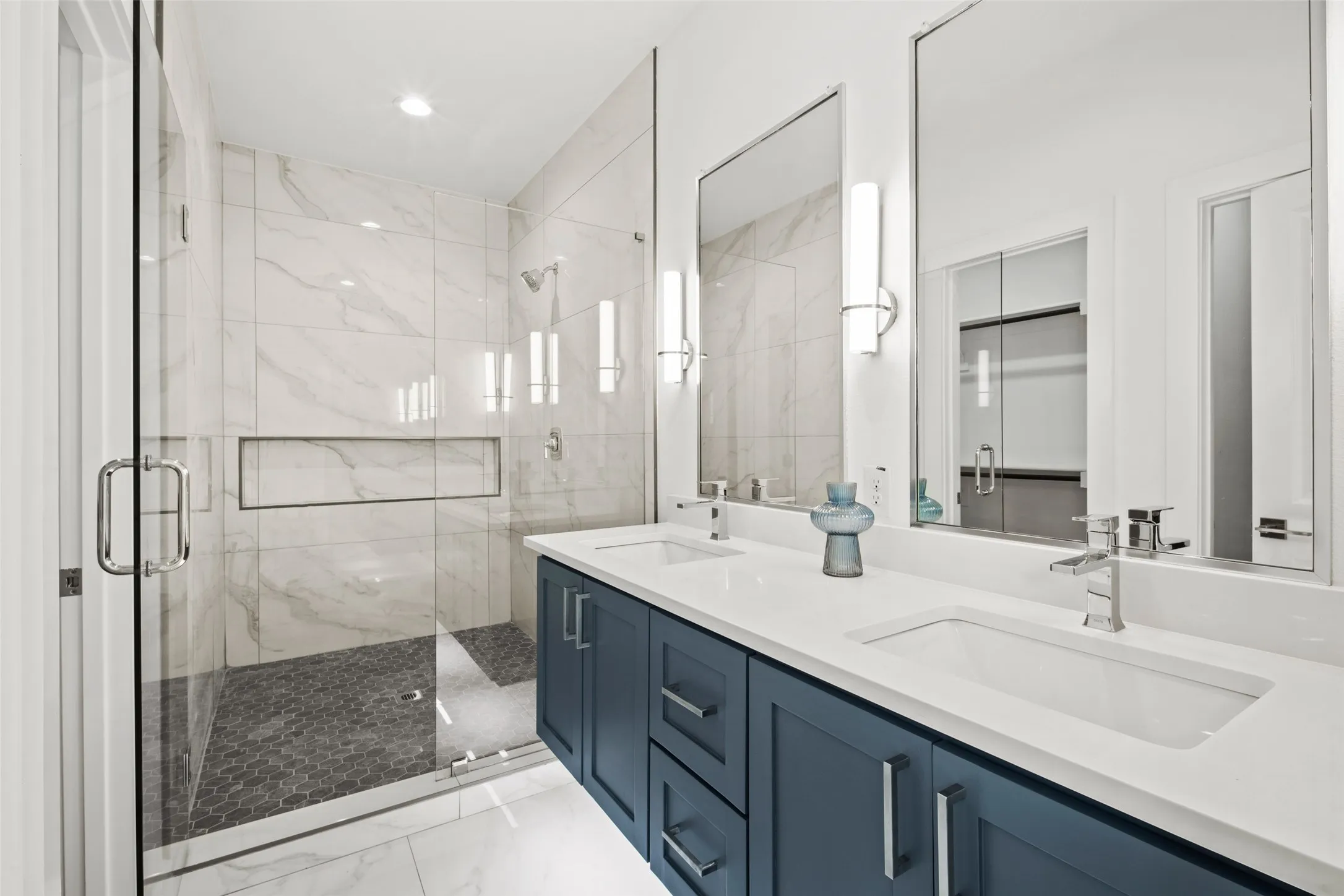 Single Family Residence For Sale in Dallas County , 2503 Lawrence Street, Dallas, Texas 75215, 3 Bedroom, 3 Bathroom, 2 Garage spaces, 1,950 Sqft, built in 2025, mls#21377973, Real Estate Agent in Dallas, Homes For Sale in Dallas county, Homes For Sale in Dallas, Realtor in Dallas Texas, Real Estate Brokerage Independent Realty Texas, Luminita Cordes Realtor