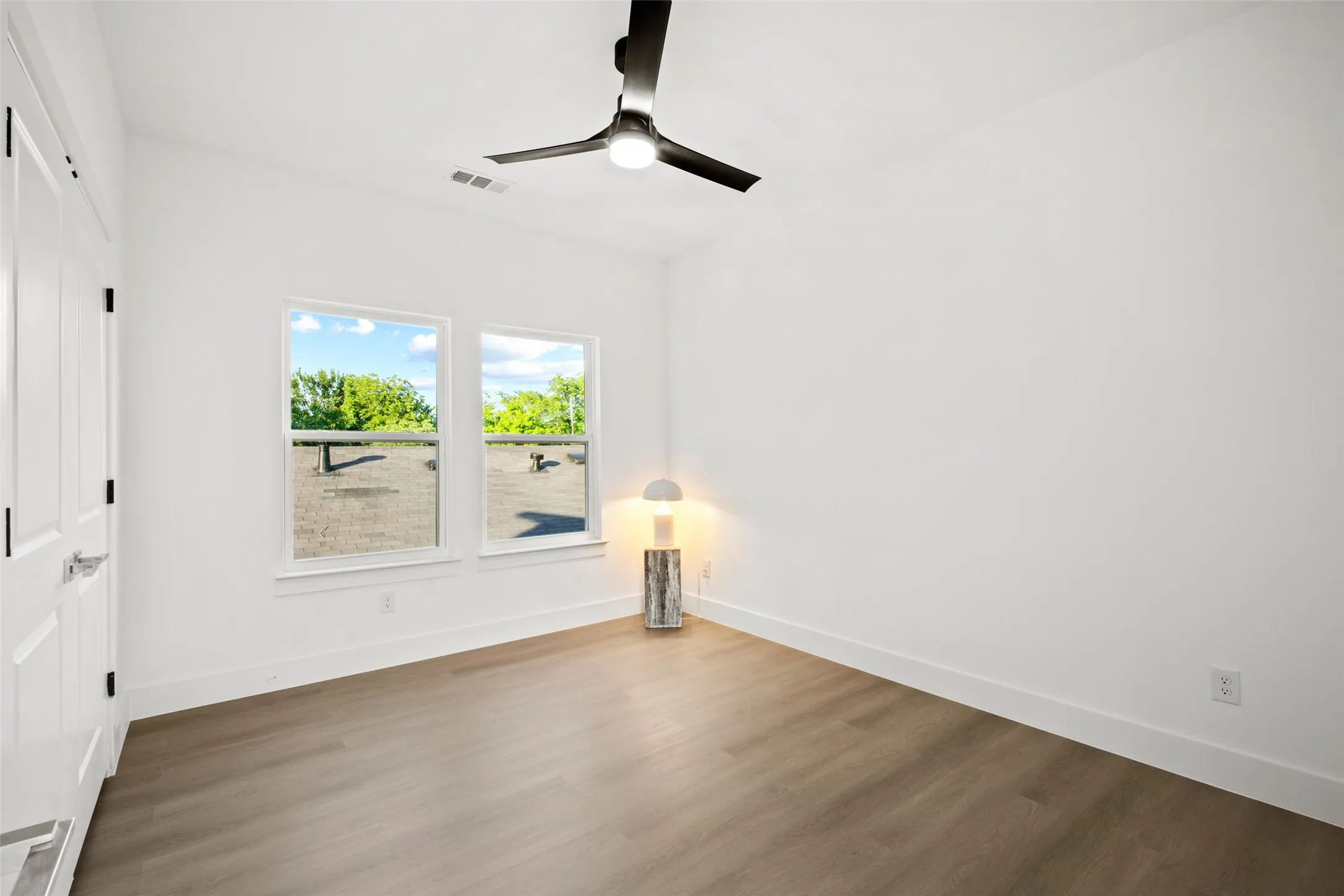Single Family Residence For Sale in Dallas County , 2503 Lawrence Street, Dallas, Texas 75215, 3 Bedroom, 3 Bathroom, 2 Garage spaces, 1,950 Sqft, built in 2025, mls#21377973, Real Estate Agent in Dallas, Homes For Sale in Dallas county, Homes For Sale in Dallas, Realtor in Dallas Texas, Real Estate Brokerage Independent Realty Texas, Luminita Cordes Realtor