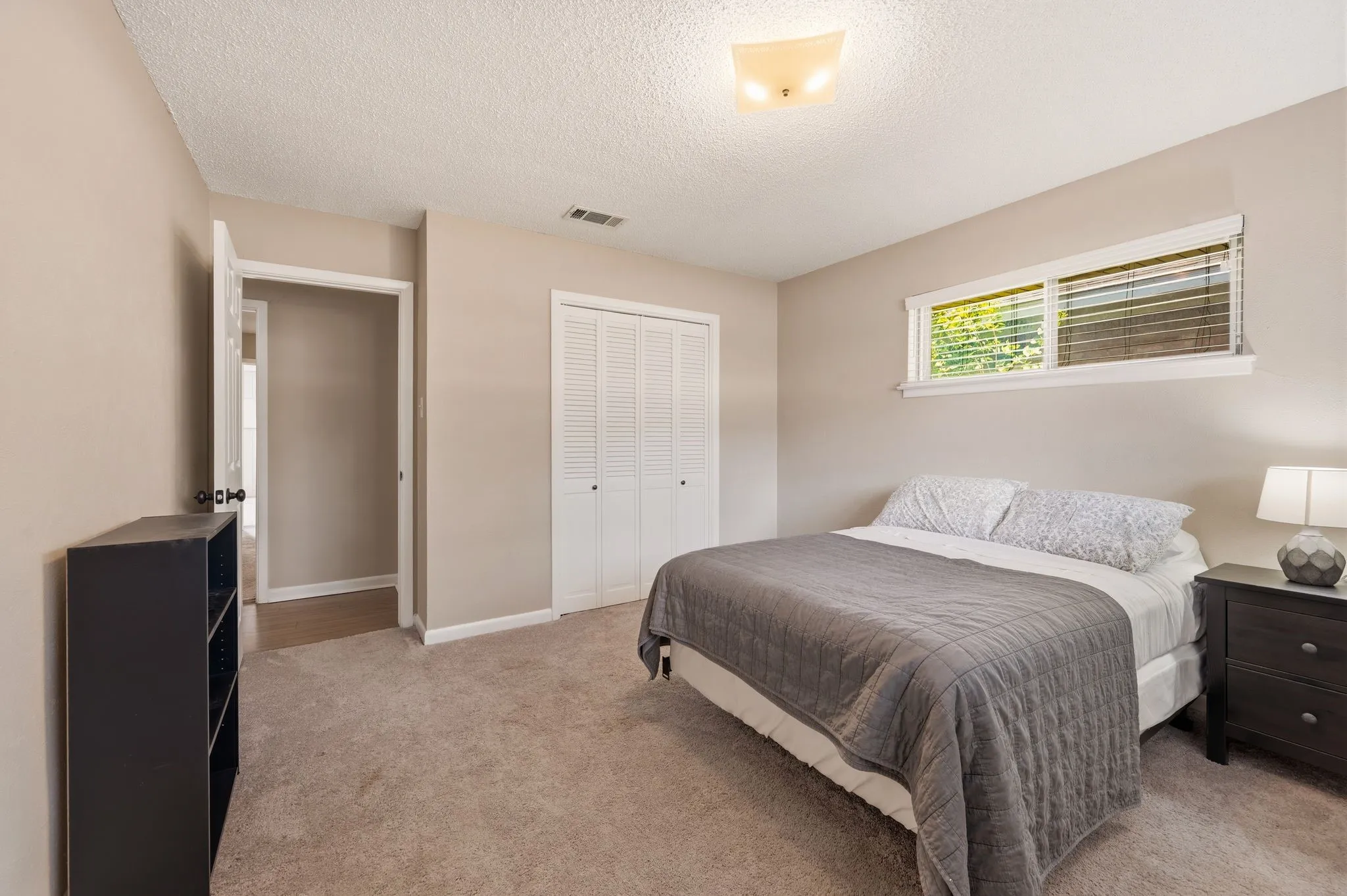 Single Family Residence For Sale in Tarrant County , 6248 Winifred Drive, Fort Worth, Texas 76133, 3 Bedroom, 3 Bathroom, 2 Garage spaces, 2,517 Sqft, built in 1966, mls#21376925, Real Estate Agent in Fort Worth, Homes For Sale in Tarrant county, Homes For Sale in Fort Worth, Realtor in Fort Worth Texas, Real Estate Brokerage Independent Realty Texas, Luminita Cordes Realtor