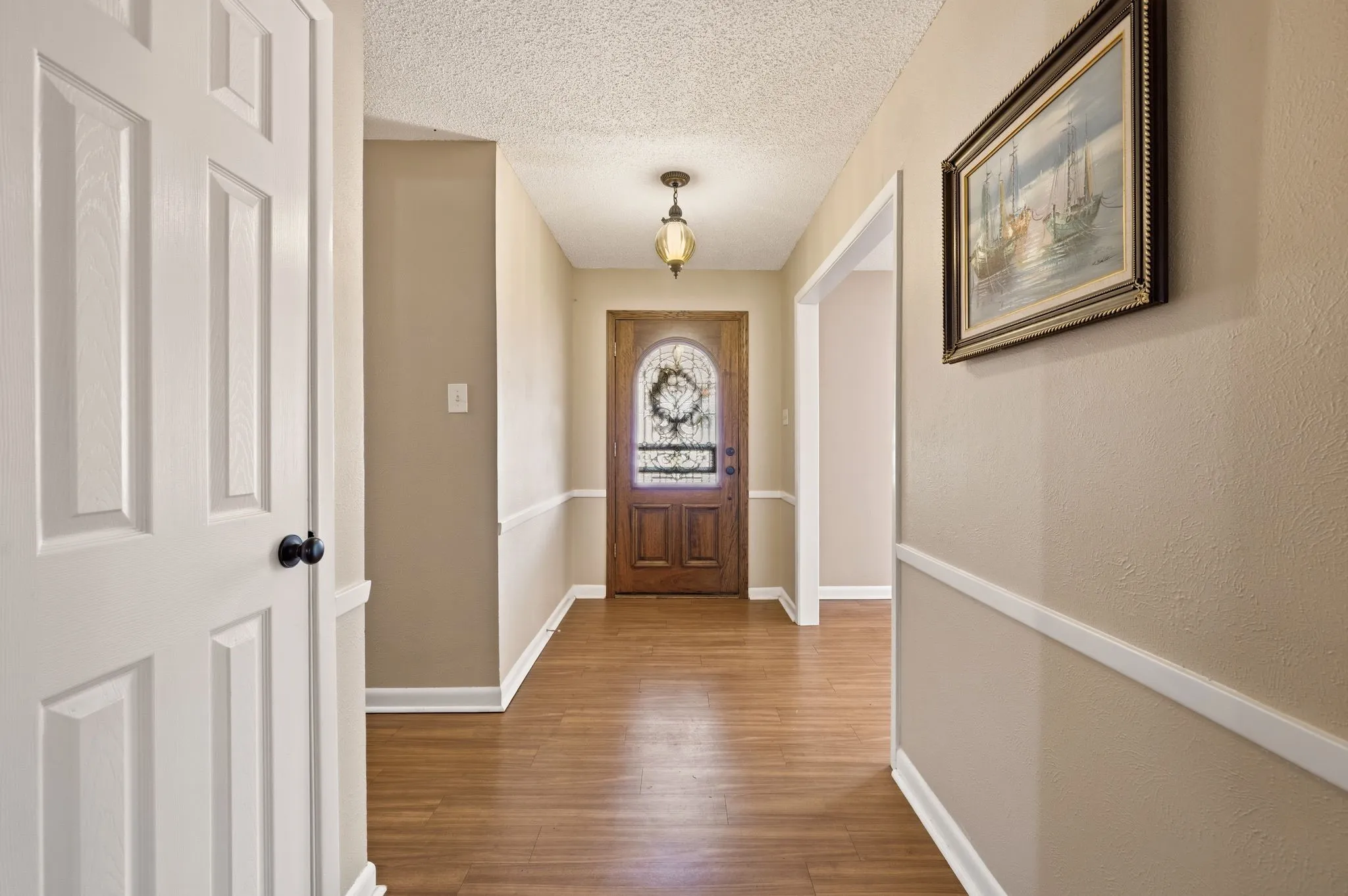 Single Family Residence For Sale in Tarrant County , 6248 Winifred Drive, Fort Worth, Texas 76133, 3 Bedroom, 3 Bathroom, 2 Garage spaces, 2,517 Sqft, built in 1966, mls#21376925, Real Estate Agent in Fort Worth, Homes For Sale in Tarrant county, Homes For Sale in Fort Worth, Realtor in Fort Worth Texas, Real Estate Brokerage Independent Realty Texas, Luminita Cordes Realtor