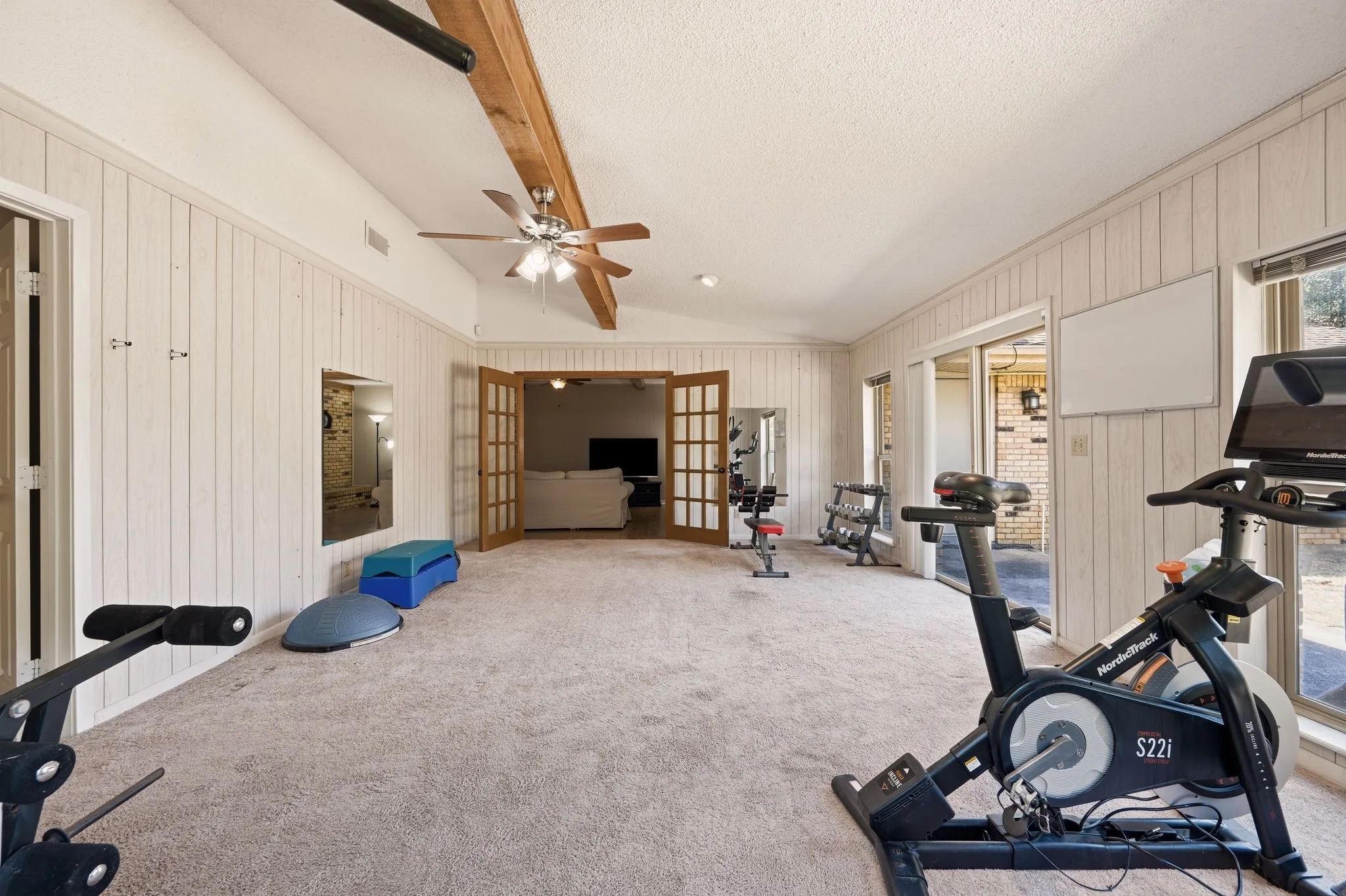 Single Family Residence For Sale in Tarrant County , 6248 Winifred Drive, Fort Worth, Texas 76133, 3 Bedroom, 3 Bathroom, 2 Garage spaces, 2,517 Sqft, built in 1966, mls#21376925, Real Estate Agent in Fort Worth, Homes For Sale in Tarrant county, Homes For Sale in Fort Worth, Realtor in Fort Worth Texas, Real Estate Brokerage Independent Realty Texas, Luminita Cordes Realtor