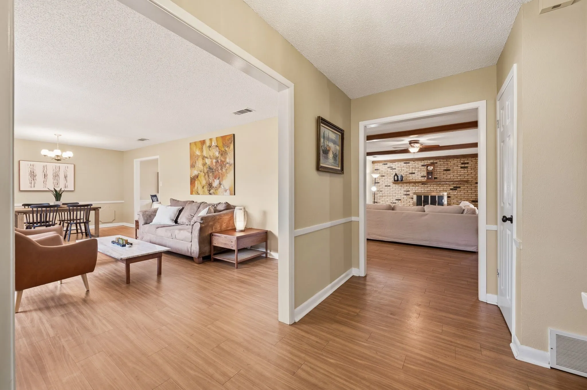 Single Family Residence For Sale in Tarrant County , 6248 Winifred Drive, Fort Worth, Texas 76133, 3 Bedroom, 3 Bathroom, 2 Garage spaces, 2,517 Sqft, built in 1966, mls#21376925, Real Estate Agent in Fort Worth, Homes For Sale in Tarrant county, Homes For Sale in Fort Worth, Realtor in Fort Worth Texas, Real Estate Brokerage Independent Realty Texas, Luminita Cordes Realtor