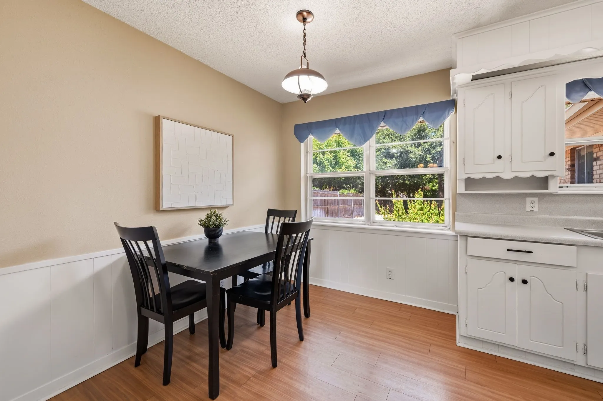 Single Family Residence For Sale in Tarrant County , 6248 Winifred Drive, Fort Worth, Texas 76133, 3 Bedroom, 3 Bathroom, 2 Garage spaces, 2,517 Sqft, built in 1966, mls#21376925, Real Estate Agent in Fort Worth, Homes For Sale in Tarrant county, Homes For Sale in Fort Worth, Realtor in Fort Worth Texas, Real Estate Brokerage Independent Realty Texas, Luminita Cordes Realtor