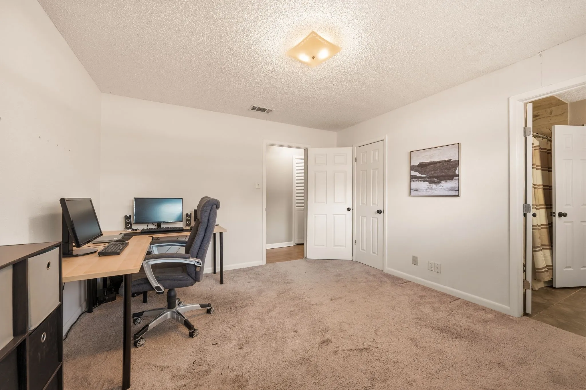 Single Family Residence For Sale in Tarrant County , 6248 Winifred Drive, Fort Worth, Texas 76133, 3 Bedroom, 3 Bathroom, 2 Garage spaces, 2,517 Sqft, built in 1966, mls#21376925, Real Estate Agent in Fort Worth, Homes For Sale in Tarrant county, Homes For Sale in Fort Worth, Realtor in Fort Worth Texas, Real Estate Brokerage Independent Realty Texas, Luminita Cordes Realtor