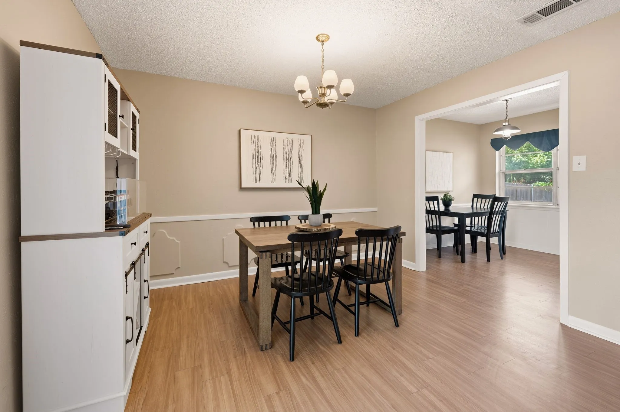 Single Family Residence For Sale in Tarrant County , 6248 Winifred Drive, Fort Worth, Texas 76133, 3 Bedroom, 3 Bathroom, 2 Garage spaces, 2,517 Sqft, built in 1966, mls#21376925, Real Estate Agent in Fort Worth, Homes For Sale in Tarrant county, Homes For Sale in Fort Worth, Realtor in Fort Worth Texas, Real Estate Brokerage Independent Realty Texas, Luminita Cordes Realtor