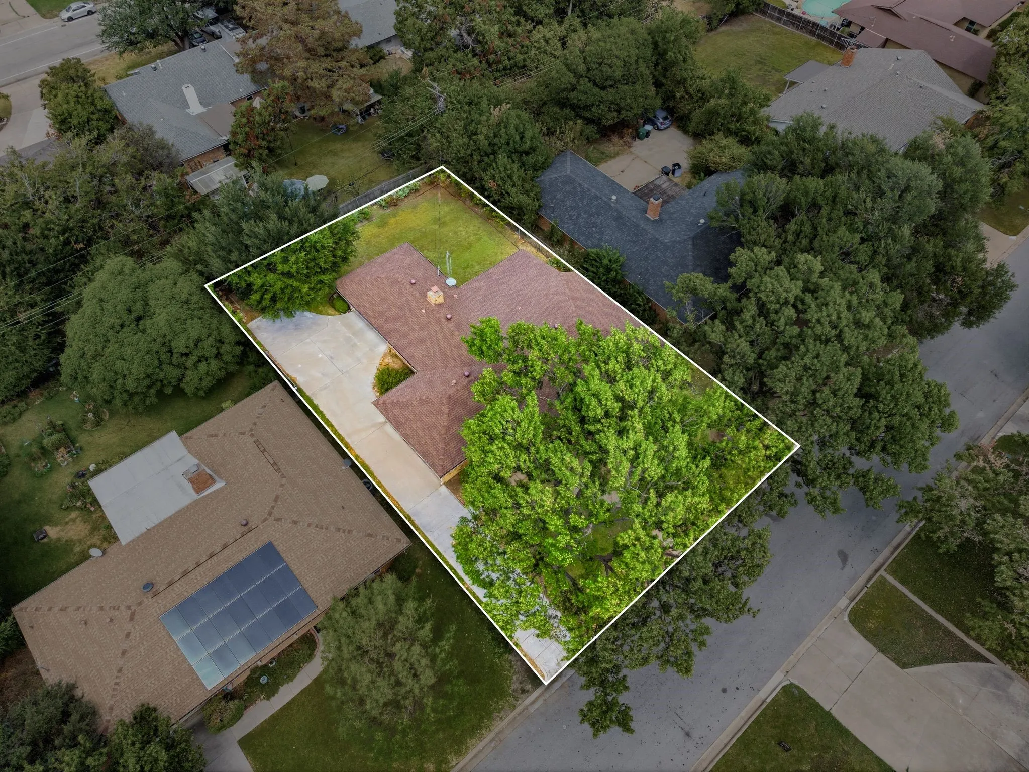 Single Family Residence For Sale in Tarrant County , 6248 Winifred Drive, Fort Worth, Texas 76133, 3 Bedroom, 3 Bathroom, 2 Garage spaces, 2,517 Sqft, built in 1966, mls#21376925, Real Estate Agent in Fort Worth, Homes For Sale in Tarrant county, Homes For Sale in Fort Worth, Realtor in Fort Worth Texas, Real Estate Brokerage Independent Realty Texas, Luminita Cordes Realtor