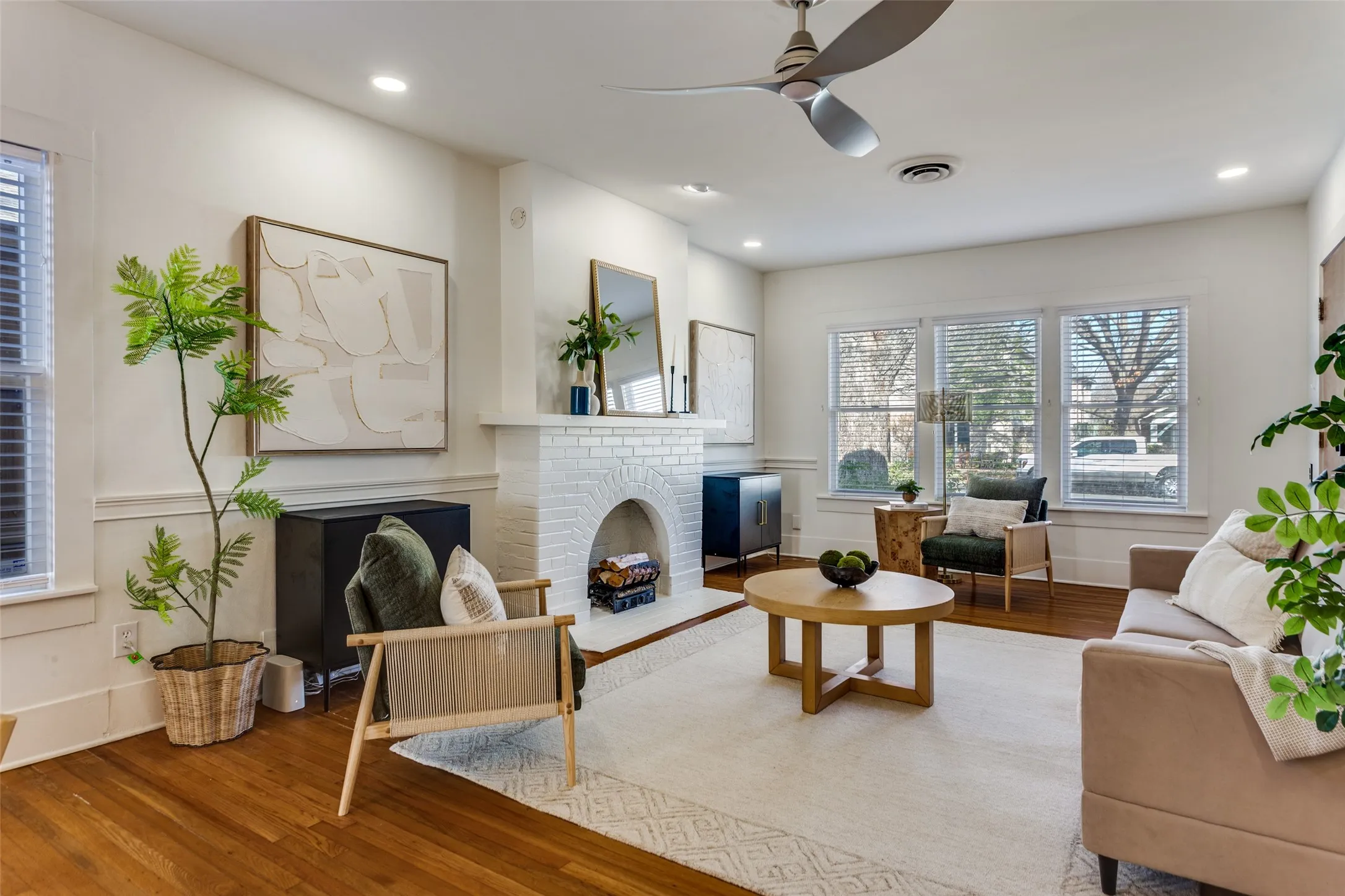 For Sale in Tarrant County , 25O8 Hulen Street, Fort Worth, Texas 76107, 3 Bedroom, 3 Bathroom, 2 Garage spaces, 2,106 Sqft, built in 1935, mls#21377920, Real Estate Agent in Fort Worth, Homes For Sale in Tarrant county, Homes For Sale in Fort Worth, Realtor in Fort Worth Texas, Real Estate Brokerage Independent Realty Texas, Luminita Cordes Realtor