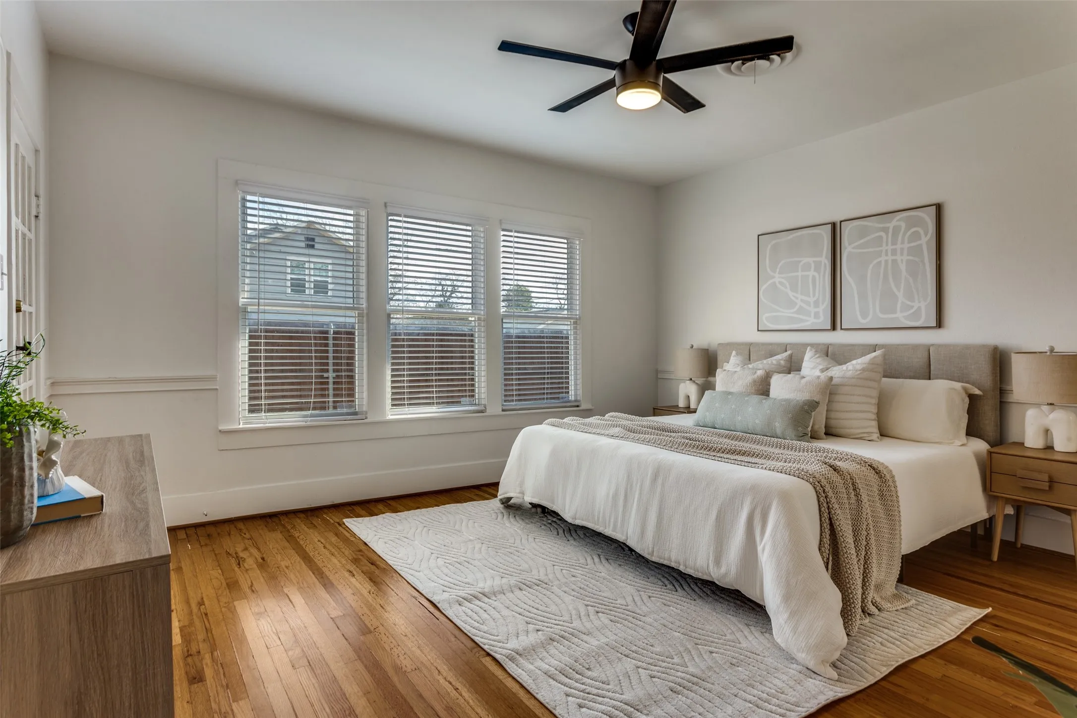 For Sale in Tarrant County , 25O8 Hulen Street, Fort Worth, Texas 76107, 3 Bedroom, 3 Bathroom, 2 Garage spaces, 2,106 Sqft, built in 1935, mls#21377920, Real Estate Agent in Fort Worth, Homes For Sale in Tarrant county, Homes For Sale in Fort Worth, Realtor in Fort Worth Texas, Real Estate Brokerage Independent Realty Texas, Luminita Cordes Realtor