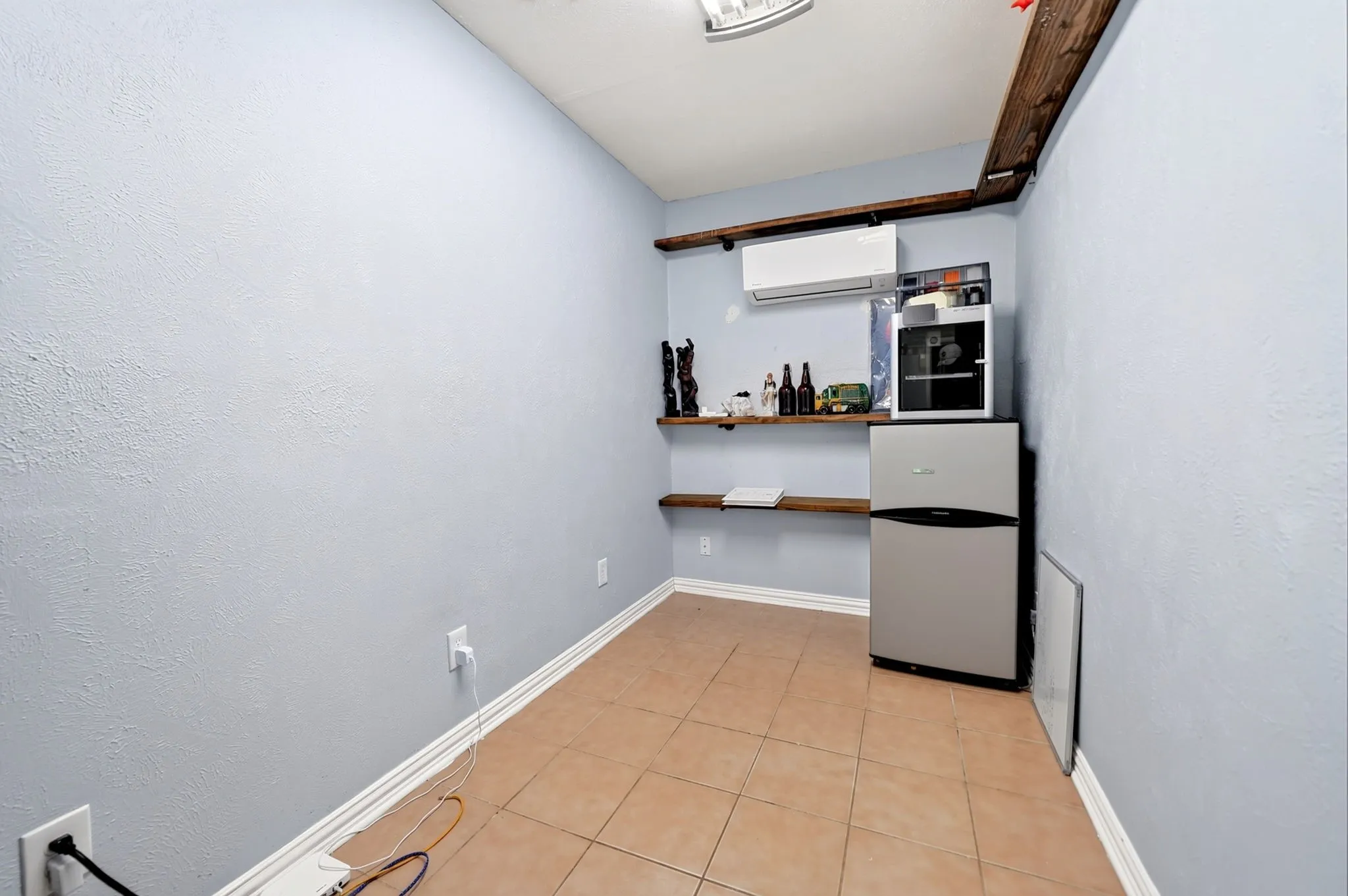 Single Family Residence For Rent in Rockwall County , 505 Whittle Way, Rockwall, Texas 75087, 3 Bedroom, 2 Bathroom, 2 Garage spaces, 1,439 Sqft, built in 1961, mls#21377813, Real Estate Agent in Rockwall, Homes For Rent in Rockwall county, Homes For Rent in Rockwall, Realtor in Rockwall Texas, Real Estate Brokerage Independent Realty Texas, Luminita Cordes Realtor