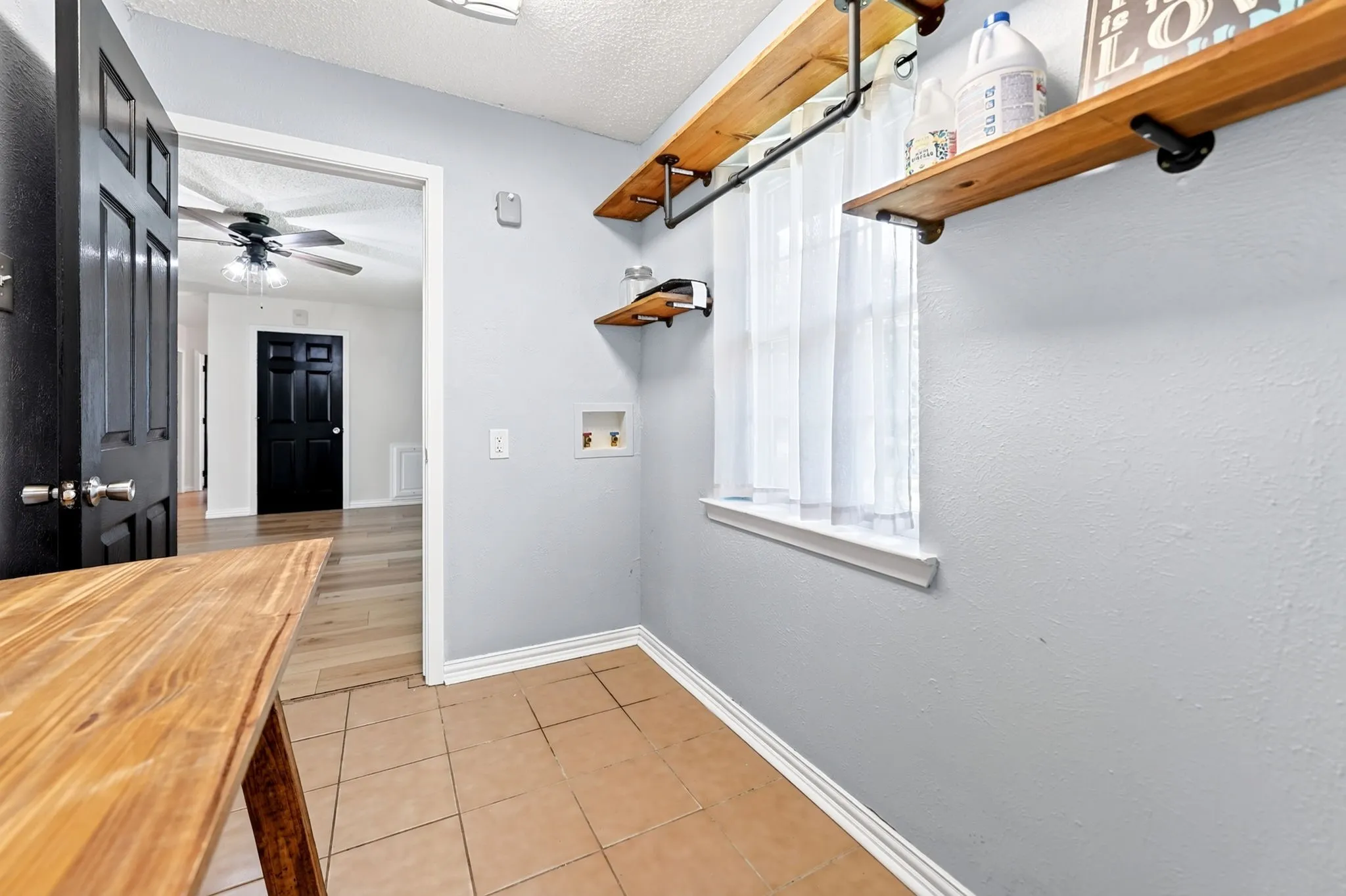 Single Family Residence For Rent in Rockwall County , 505 Whittle Way, Rockwall, Texas 75087, 3 Bedroom, 2 Bathroom, 2 Garage spaces, 1,439 Sqft, built in 1961, mls#21377813, Real Estate Agent in Rockwall, Homes For Rent in Rockwall county, Homes For Rent in Rockwall, Realtor in Rockwall Texas, Real Estate Brokerage Independent Realty Texas, Luminita Cordes Realtor