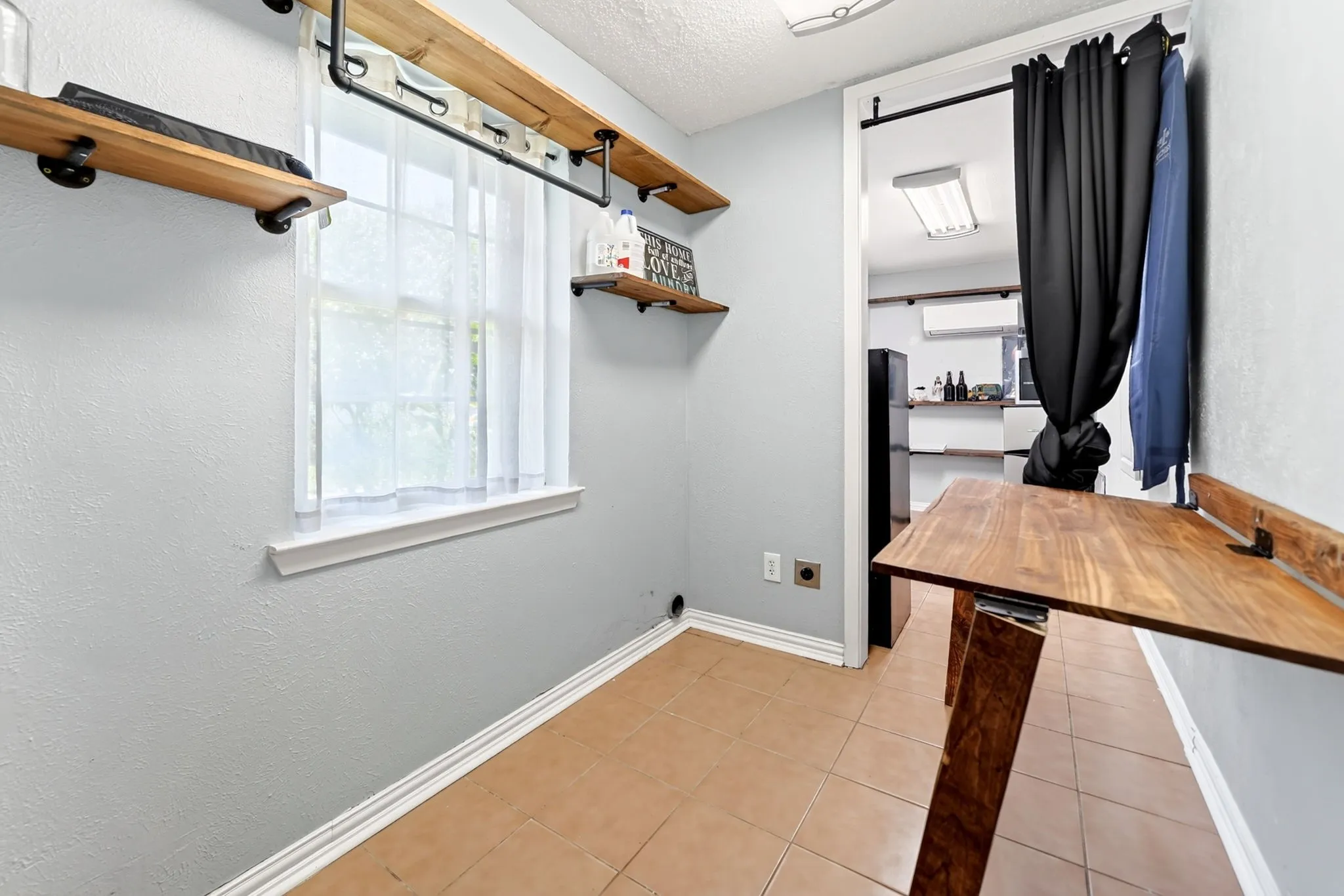 Single Family Residence For Rent in Rockwall County , 505 Whittle Way, Rockwall, Texas 75087, 3 Bedroom, 2 Bathroom, 2 Garage spaces, 1,439 Sqft, built in 1961, mls#21377813, Real Estate Agent in Rockwall, Homes For Rent in Rockwall county, Homes For Rent in Rockwall, Realtor in Rockwall Texas, Real Estate Brokerage Independent Realty Texas, Luminita Cordes Realtor