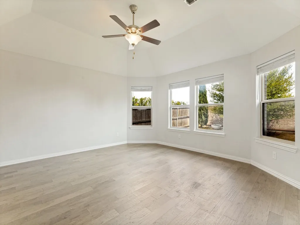 Single Family Residence For Sale in Tarrant County , 1520 Eleanor Drive, Fort Worth, Texas 76052, 4 Bedroom, 3 Bathroom, 3 Garage spaces, 2,287 Sqft, built in 2019, mls#21363253, Real Estate Agent in Fort Worth, Homes For Sale in Tarrant county, Homes For Sale in Fort Worth, Realtor in Fort Worth Texas, Real Estate Brokerage Independent Realty Texas, Luminita Cordes Realtor