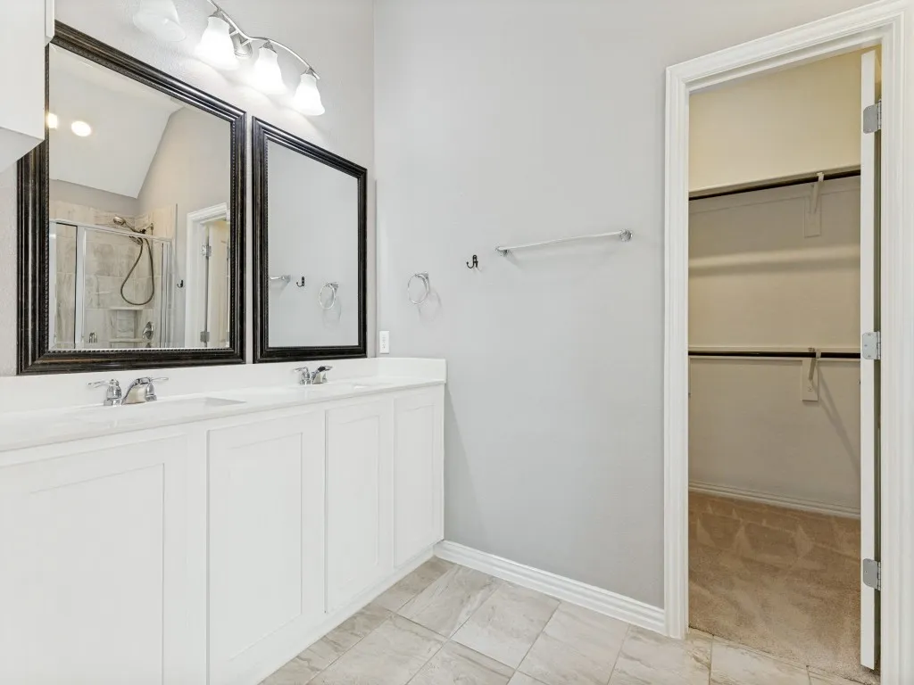 Single Family Residence For Sale in Tarrant County , 1520 Eleanor Drive, Fort Worth, Texas 76052, 4 Bedroom, 3 Bathroom, 3 Garage spaces, 2,287 Sqft, built in 2019, mls#21363253, Real Estate Agent in Fort Worth, Homes For Sale in Tarrant county, Homes For Sale in Fort Worth, Realtor in Fort Worth Texas, Real Estate Brokerage Independent Realty Texas, Luminita Cordes Realtor