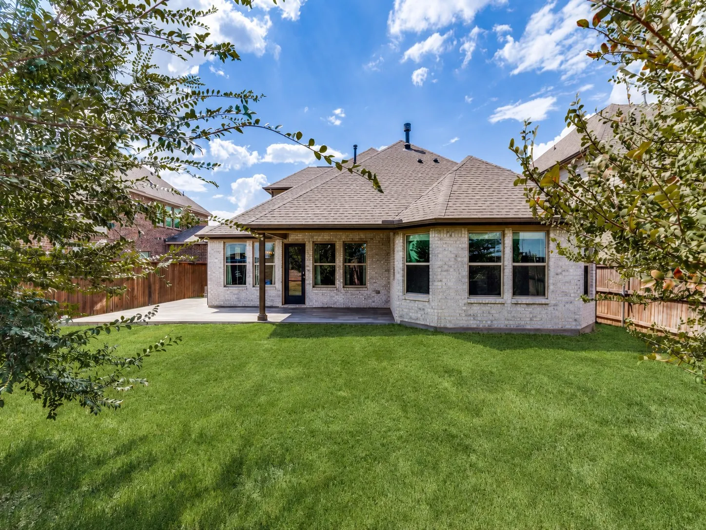 Single Family Residence For Sale in Tarrant County , 1520 Eleanor Drive, Fort Worth, Texas 76052, 4 Bedroom, 3 Bathroom, 3 Garage spaces, 2,287 Sqft, built in 2019, mls#21363253, Real Estate Agent in Fort Worth, Homes For Sale in Tarrant county, Homes For Sale in Fort Worth, Realtor in Fort Worth Texas, Real Estate Brokerage Independent Realty Texas, Luminita Cordes Realtor