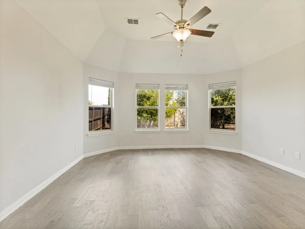 Single Family Residence For Sale in Tarrant County , 1520 Eleanor Drive, Fort Worth, Texas 76052, 4 Bedroom, 3 Bathroom, 3 Garage spaces, 2,287 Sqft, built in 2019, mls#21363253, Real Estate Agent in Fort Worth, Homes For Sale in Tarrant county, Homes For Sale in Fort Worth, Realtor in Fort Worth Texas, Real Estate Brokerage Independent Realty Texas, Luminita Cordes Realtor