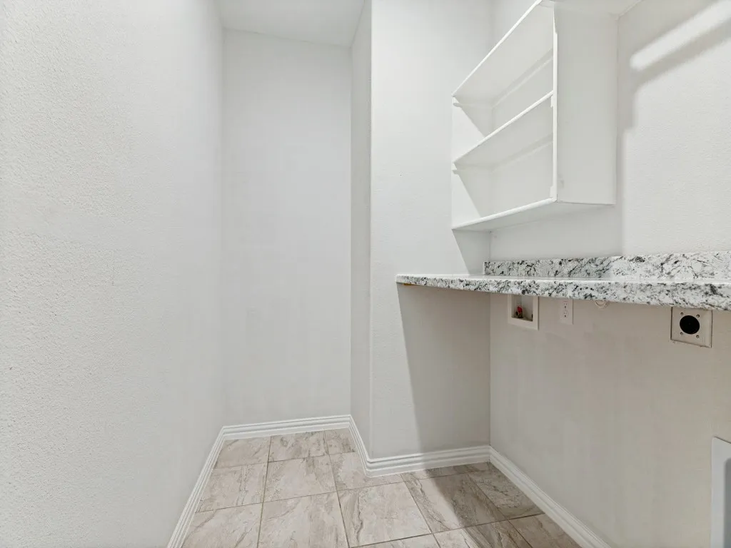 Single Family Residence For Sale in Tarrant County , 1520 Eleanor Drive, Fort Worth, Texas 76052, 4 Bedroom, 3 Bathroom, 3 Garage spaces, 2,287 Sqft, built in 2019, mls#21363253, Real Estate Agent in Fort Worth, Homes For Sale in Tarrant county, Homes For Sale in Fort Worth, Realtor in Fort Worth Texas, Real Estate Brokerage Independent Realty Texas, Luminita Cordes Realtor