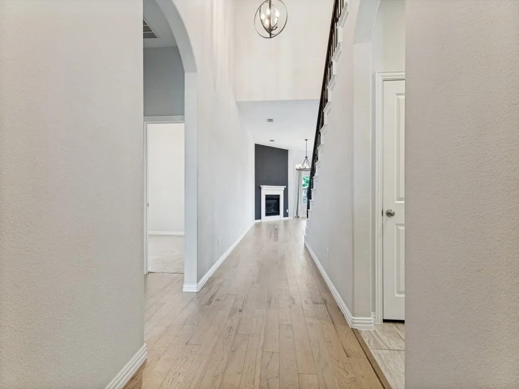 Single Family Residence For Sale in Tarrant County , 1520 Eleanor Drive, Fort Worth, Texas 76052, 4 Bedroom, 3 Bathroom, 3 Garage spaces, 2,287 Sqft, built in 2019, mls#21363253, Real Estate Agent in Fort Worth, Homes For Sale in Tarrant county, Homes For Sale in Fort Worth, Realtor in Fort Worth Texas, Real Estate Brokerage Independent Realty Texas, Luminita Cordes Realtor