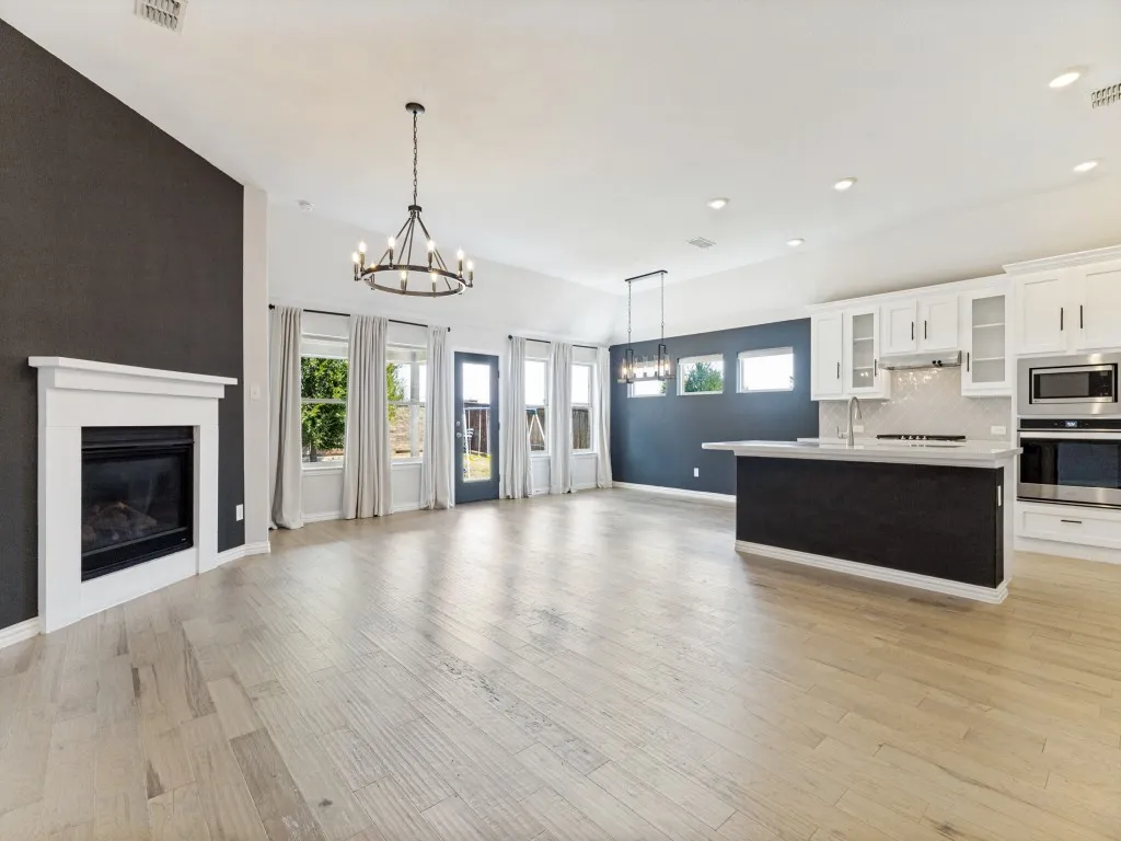 Single Family Residence For Sale in Tarrant County , 1520 Eleanor Drive, Fort Worth, Texas 76052, 4 Bedroom, 3 Bathroom, 3 Garage spaces, 2,287 Sqft, built in 2019, mls#21363253, Real Estate Agent in Fort Worth, Homes For Sale in Tarrant county, Homes For Sale in Fort Worth, Realtor in Fort Worth Texas, Real Estate Brokerage Independent Realty Texas, Luminita Cordes Realtor