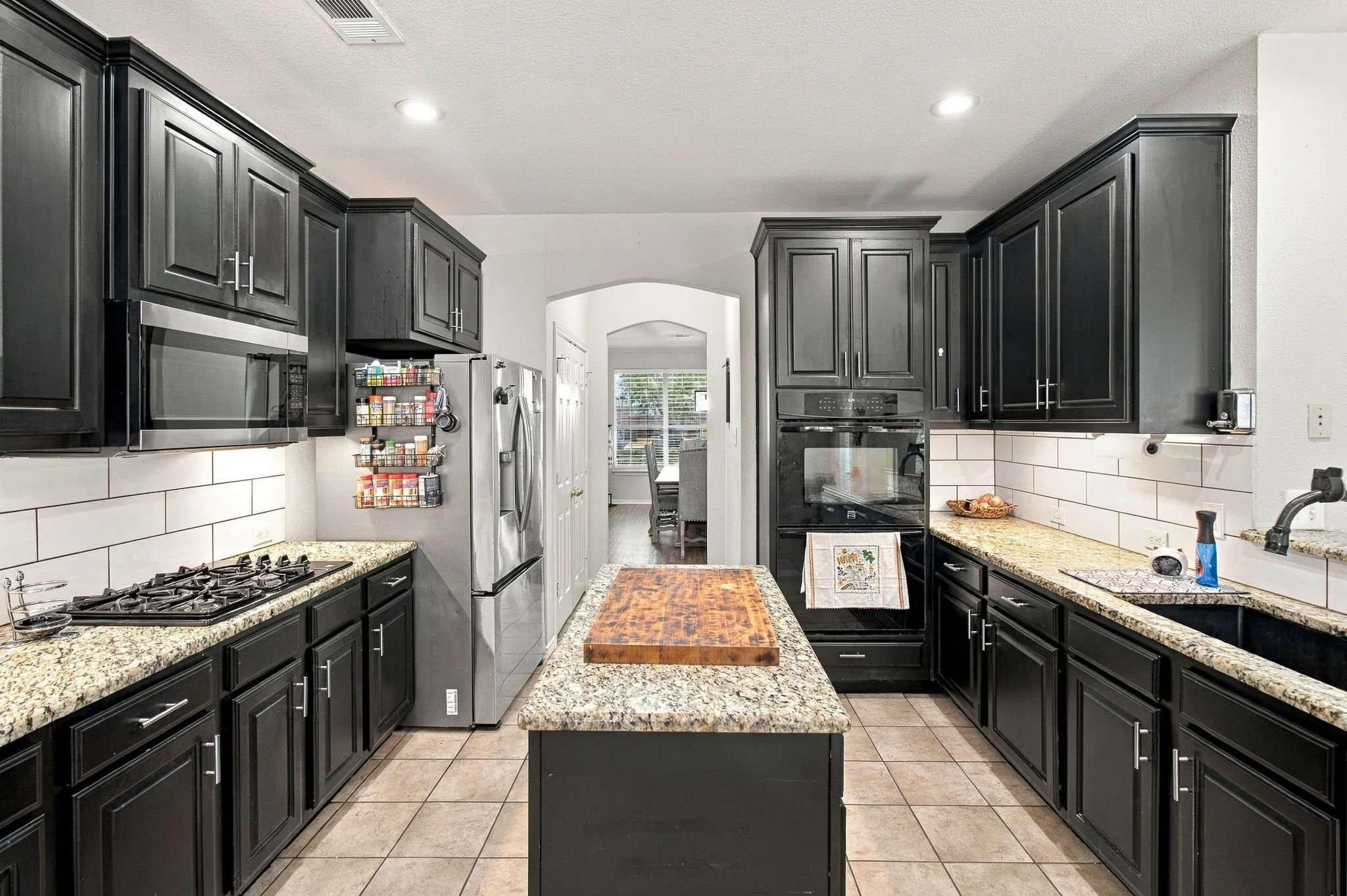 Single Family Residence For Sale in Tarrant County , 4509 Timken Trail, Fort Worth, Texas 76137, 5 Bedroom, 4 Bathroom, 2 Garage spaces, 2,915 Sqft, built in 2001, mls#21377985, Real Estate Agent in Fort Worth, Homes For Sale in Tarrant county, Homes For Sale in Fort Worth, Realtor in Fort Worth Texas, Real Estate Brokerage Independent Realty Texas, Luminita Cordes Realtor