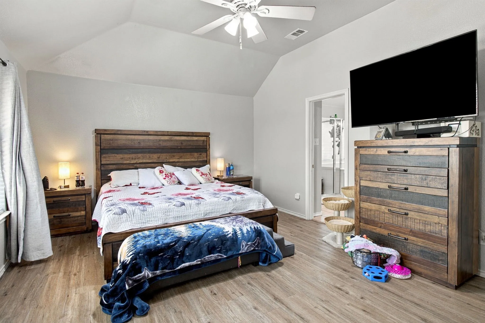 Single Family Residence For Sale in Tarrant County , 4509 Timken Trail, Fort Worth, Texas 76137, 5 Bedroom, 4 Bathroom, 2 Garage spaces, 2,915 Sqft, built in 2001, mls#21377985, Real Estate Agent in Fort Worth, Homes For Sale in Tarrant county, Homes For Sale in Fort Worth, Realtor in Fort Worth Texas, Real Estate Brokerage Independent Realty Texas, Luminita Cordes Realtor