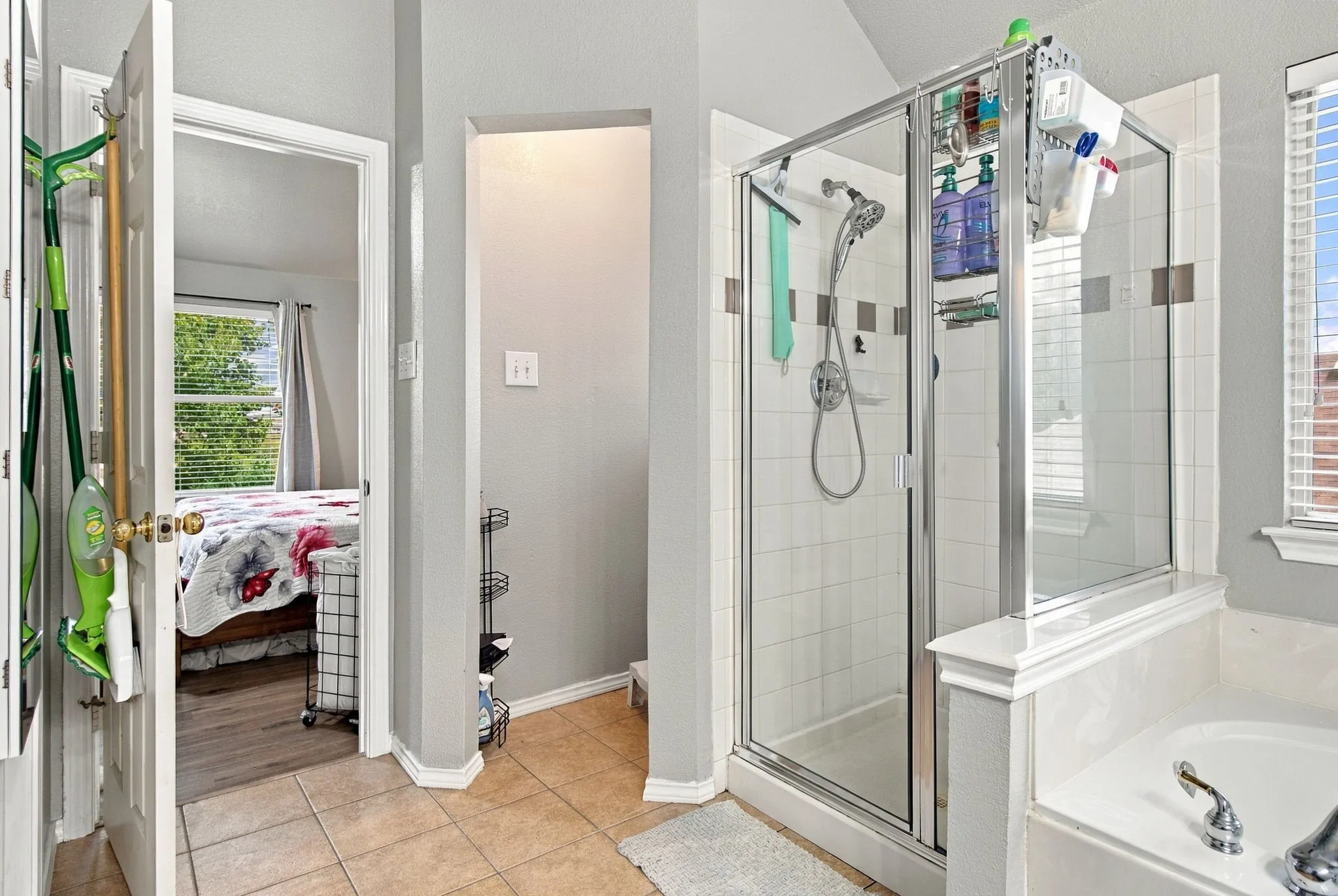 Single Family Residence For Sale in Tarrant County , 4509 Timken Trail, Fort Worth, Texas 76137, 5 Bedroom, 4 Bathroom, 2 Garage spaces, 2,915 Sqft, built in 2001, mls#21377985, Real Estate Agent in Fort Worth, Homes For Sale in Tarrant county, Homes For Sale in Fort Worth, Realtor in Fort Worth Texas, Real Estate Brokerage Independent Realty Texas, Luminita Cordes Realtor