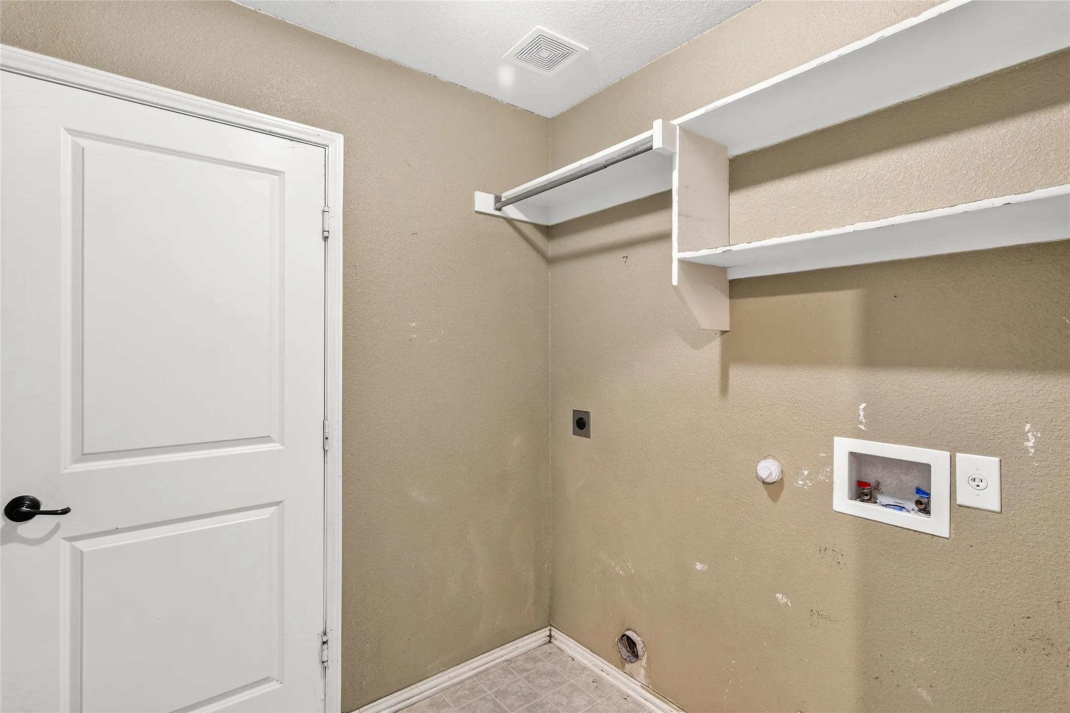 Single Family Residence For Sale in Collin County , 2500 Collier Drive, Mc Kinney, Texas 75071, 3 Bedroom, 3 Bathroom, 2 Garage spaces, 1,722 Sqft, built in 2006, mls#21377734, Real Estate Agent in Mc Kinney, Homes For Sale in Collin county, Homes For Sale in Mc Kinney, Realtor in Mc Kinney Texas, Real Estate Brokerage Independent Realty Texas, Luminita Cordes Realtor