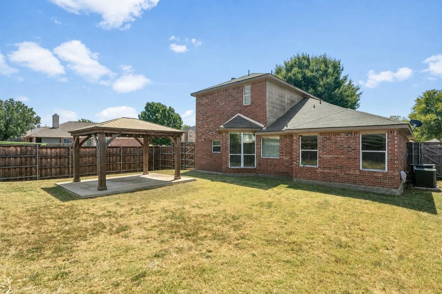 Single Family Residence For Sale in Collin County , 2500 Collier Drive, Mc Kinney, Texas 75071, 3 Bedroom, 3 Bathroom, 2 Garage spaces, 1,722 Sqft, built in 2006, mls#21377734, Real Estate Agent in Mc Kinney, Homes For Sale in Collin county, Homes For Sale in Mc Kinney, Realtor in Mc Kinney Texas, Real Estate Brokerage Independent Realty Texas, Luminita Cordes Realtor