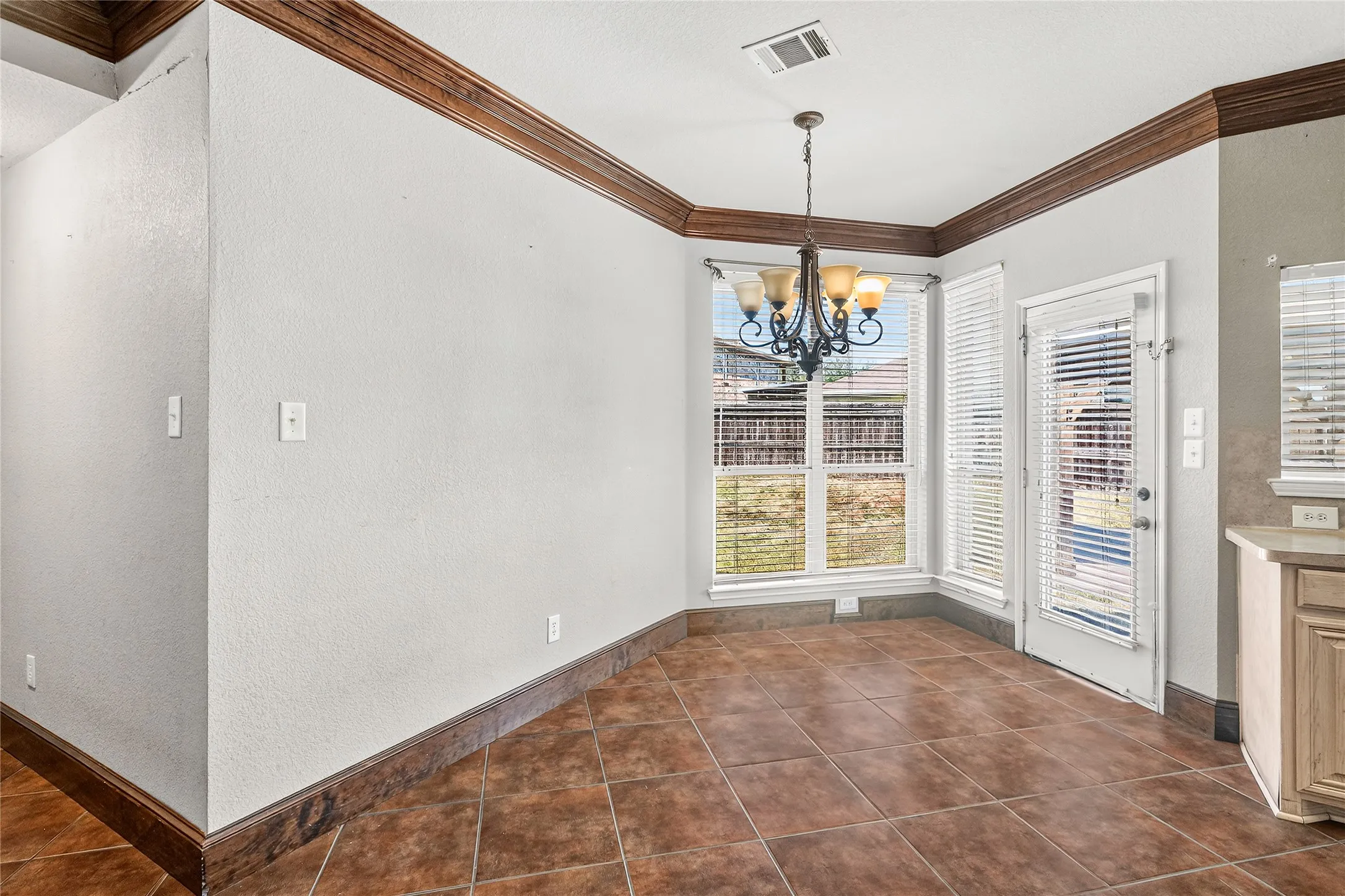 Single Family Residence For Sale in Collin County , 2500 Collier Drive, Mc Kinney, Texas 75071, 3 Bedroom, 3 Bathroom, 2 Garage spaces, 1,722 Sqft, built in 2006, mls#21377734, Real Estate Agent in Mc Kinney, Homes For Sale in Collin county, Homes For Sale in Mc Kinney, Realtor in Mc Kinney Texas, Real Estate Brokerage Independent Realty Texas, Luminita Cordes Realtor