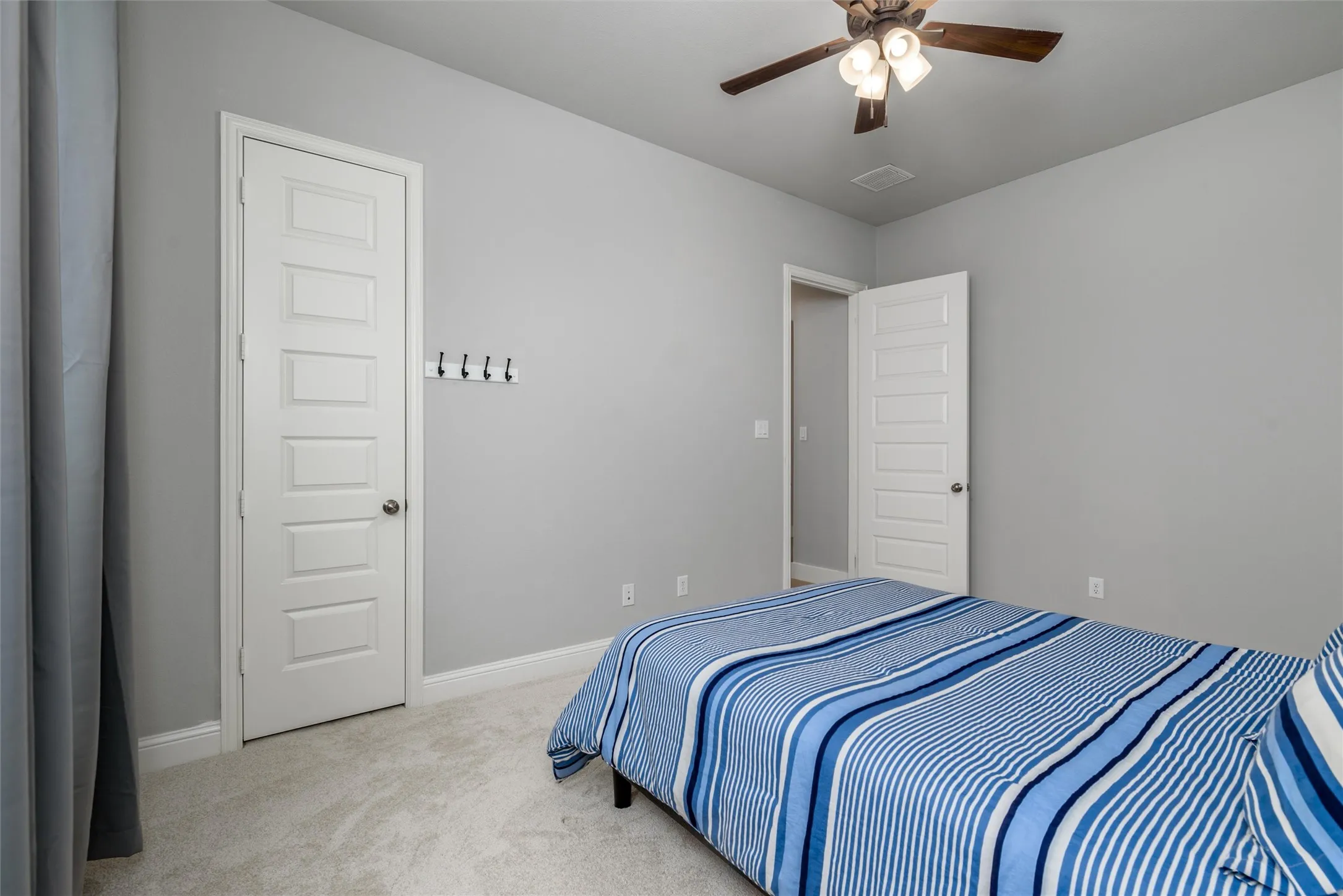Single Family Residence For Rent in Denton County , 4031 Blue Sage Drive, Prosper, Texas 75078, 4 Bedroom, 4 Bathroom, 2 Garage spaces, 2,842 Sqft, built in 2017, mls#21377954, Real Estate Agent in Prosper, Homes For Rent in Denton county, Homes For Rent in Prosper, Realtor in Prosper Texas, Real Estate Brokerage Independent Realty Texas, Luminita Cordes Realtor