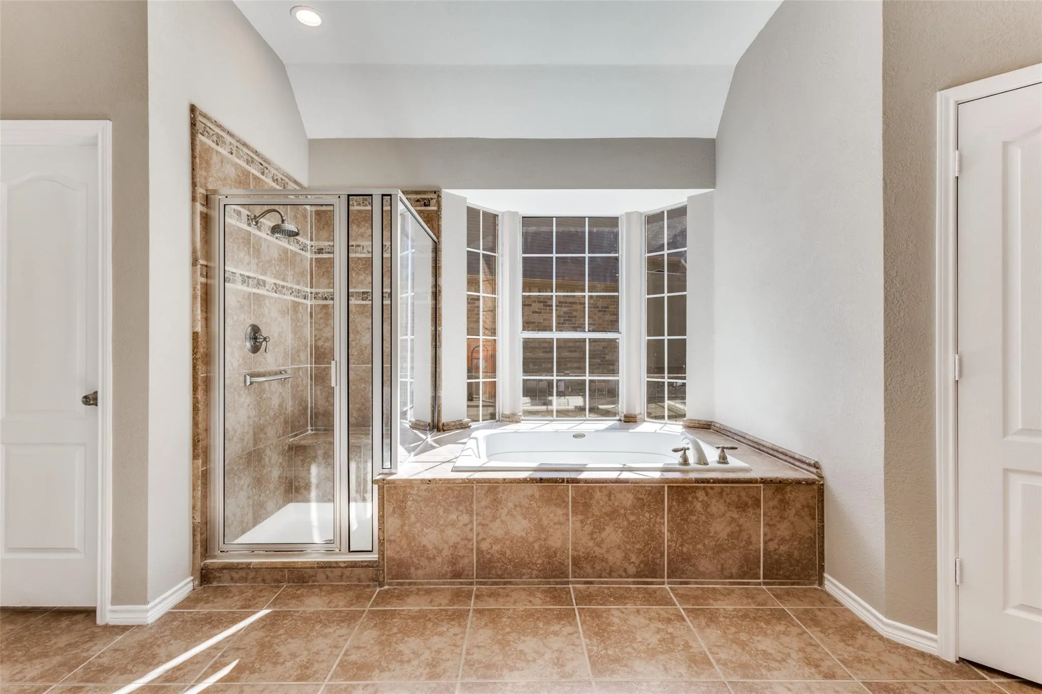 Shower and tub!