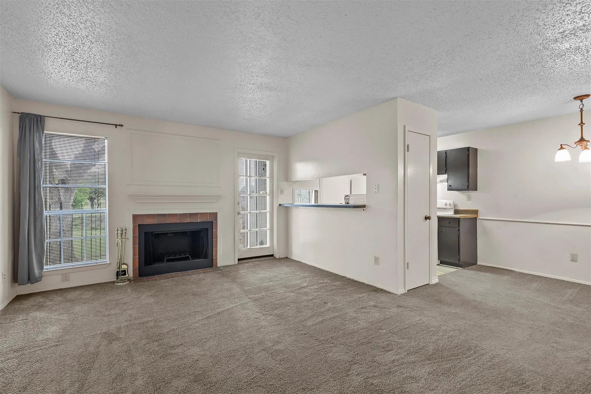 Apartment For Rent in Dallas County , 5981 Arapaho Road 1203, Dallas, Texas 75248, 1 Bedroom, 1 Bathroom, Garage spaces, 745 Sqft, built in 1980, mls#21377995, Real Estate Agent in Dallas, Homes For Rent in Dallas county, Homes For Rent in Dallas, Realtor in Dallas Texas, Real Estate Brokerage Independent Realty Texas, Luminita Cordes Realtor