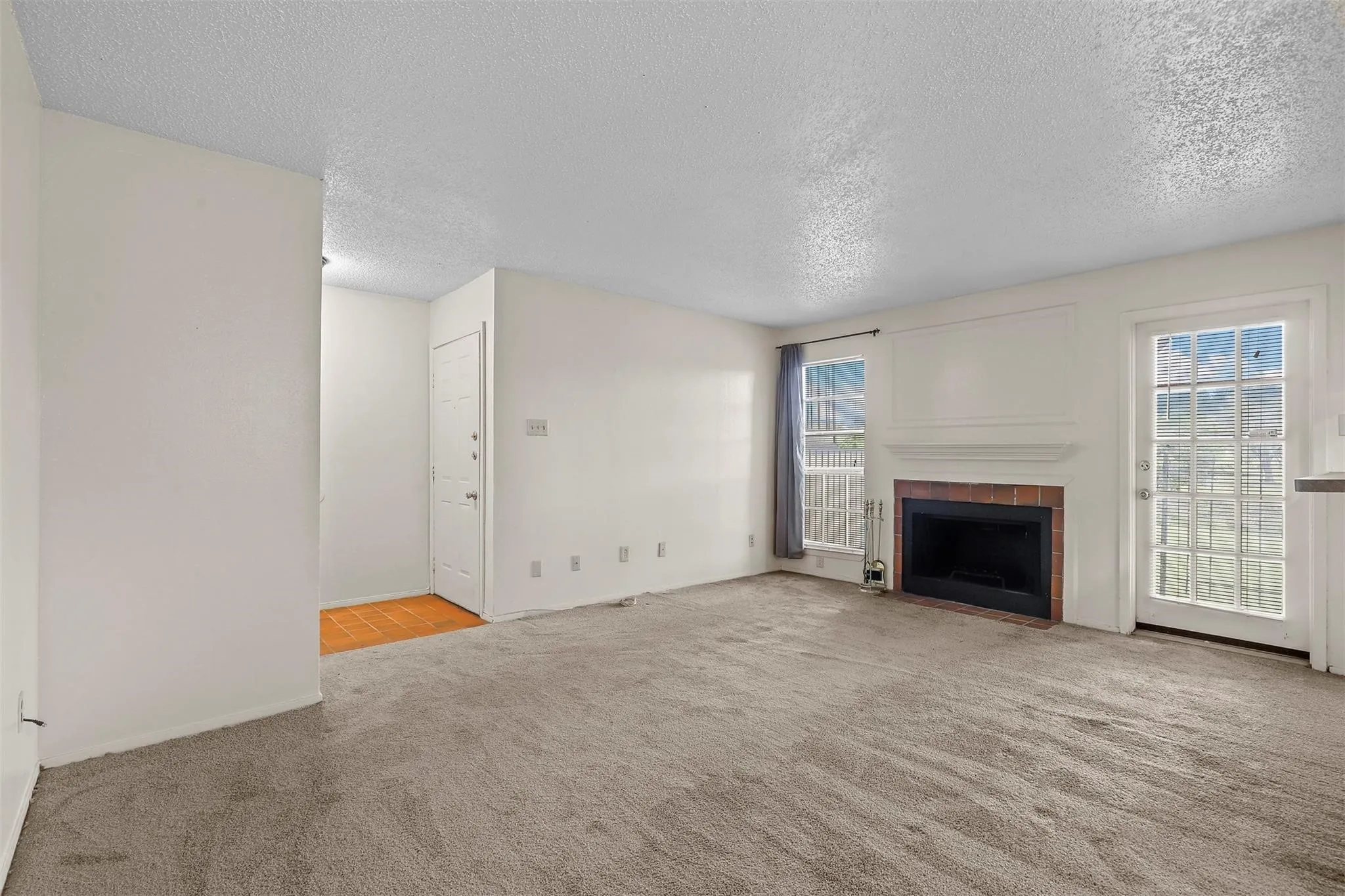 Apartment For Rent in Dallas County , 5981 Arapaho Road 1203, Dallas, Texas 75248, 1 Bedroom, 1 Bathroom, Garage spaces, 745 Sqft, built in 1980, mls#21377995, Real Estate Agent in Dallas, Homes For Rent in Dallas county, Homes For Rent in Dallas, Realtor in Dallas Texas, Real Estate Brokerage Independent Realty Texas, Luminita Cordes Realtor