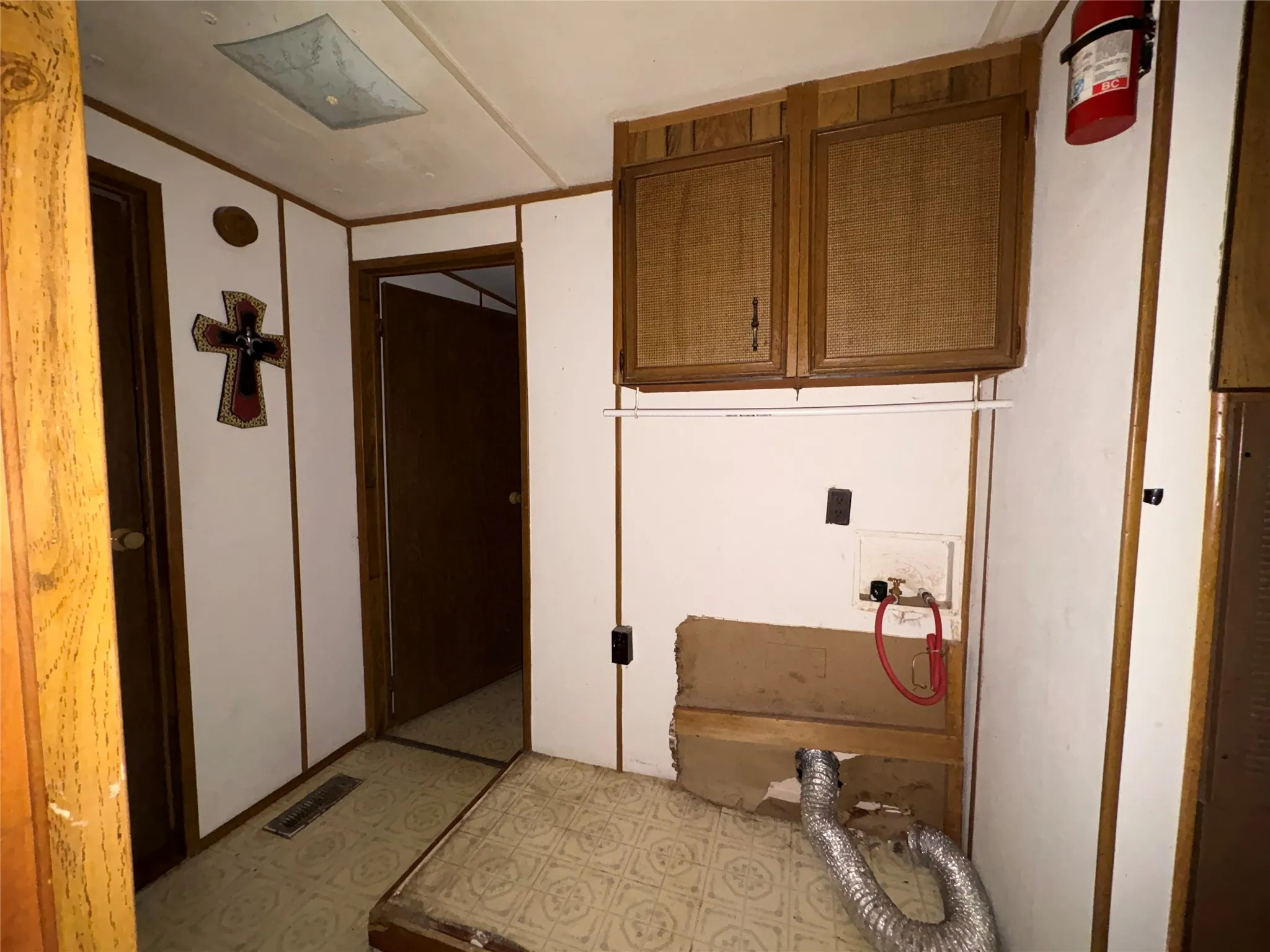 Mobile Home For Sale in Collin County , 807 County Road 655, Farmersville, Texas 75442, 2 Bedroom, 2 Bathroom, Garage spaces, 924 Sqft, built in 1980, mls#21377981, Real Estate Agent in Farmersville, Homes For Sale in Collin county, Homes For Sale in Farmersville, Realtor in Farmersville Texas, Real Estate Brokerage Independent Realty Texas, Luminita Cordes Realtor