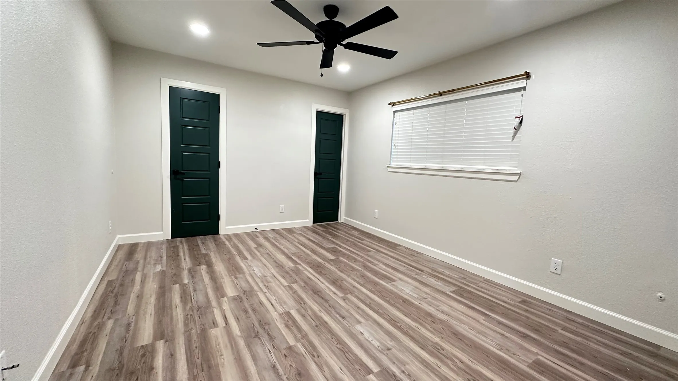 Single Family Residence For Rent in Denton County , 1237 Winterwood Drive, Lewisville, Texas 75067, 3 Bedroom, 2 Bathroom, 2 Garage spaces, 1,584 Sqft, built in 1970, mls#21377999, Real Estate Agent in Lewisville, Homes For Rent in Denton county, Homes For Rent in Lewisville, Realtor in Lewisville Texas, Real Estate Brokerage Independent Realty Texas, Luminita Cordes Realtor