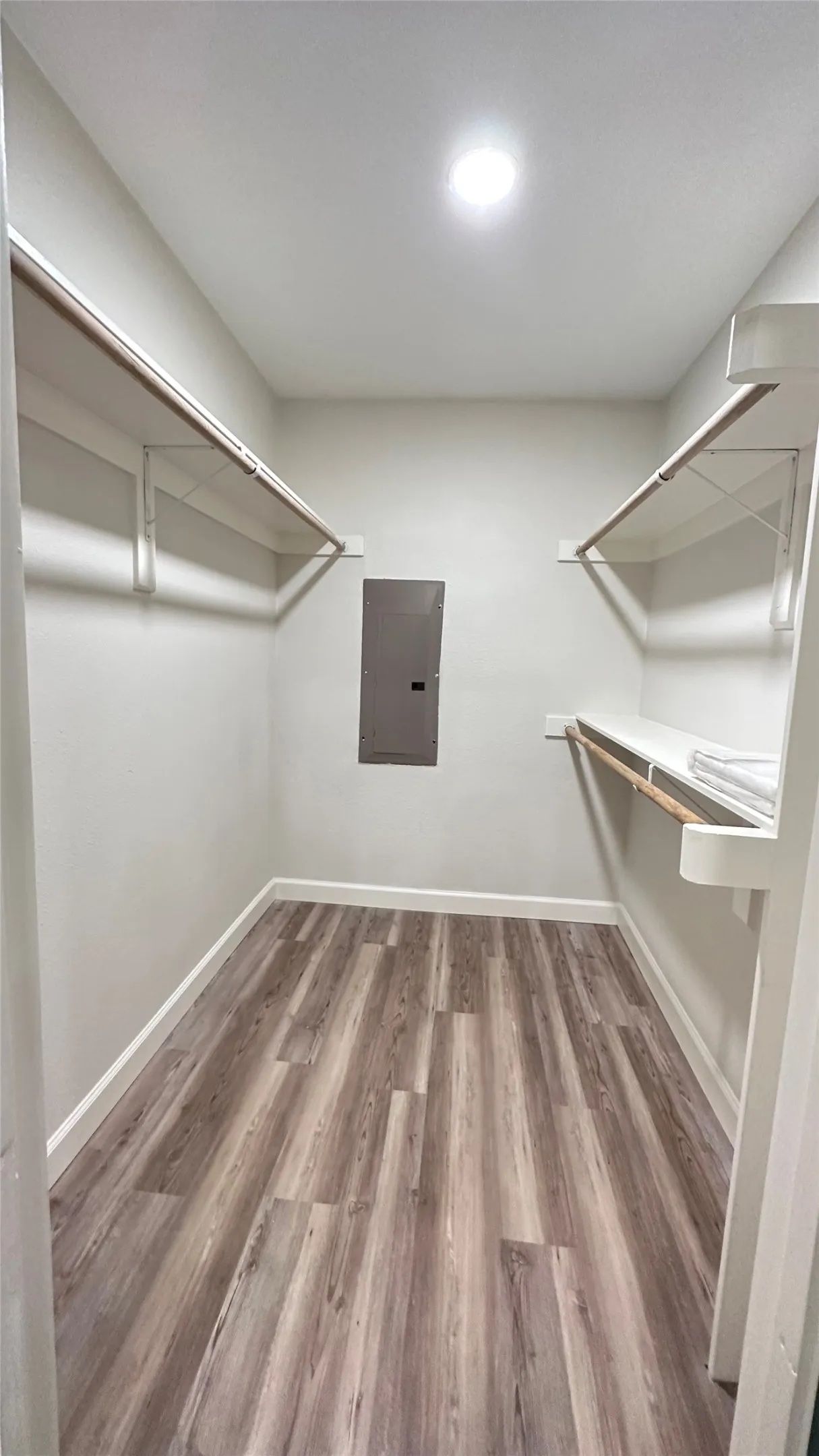 Single Family Residence For Rent in Denton County , 1237 Winterwood Drive, Lewisville, Texas 75067, 3 Bedroom, 2 Bathroom, 2 Garage spaces, 1,584 Sqft, built in 1970, mls#21377999, Real Estate Agent in Lewisville, Homes For Rent in Denton county, Homes For Rent in Lewisville, Realtor in Lewisville Texas, Real Estate Brokerage Independent Realty Texas, Luminita Cordes Realtor