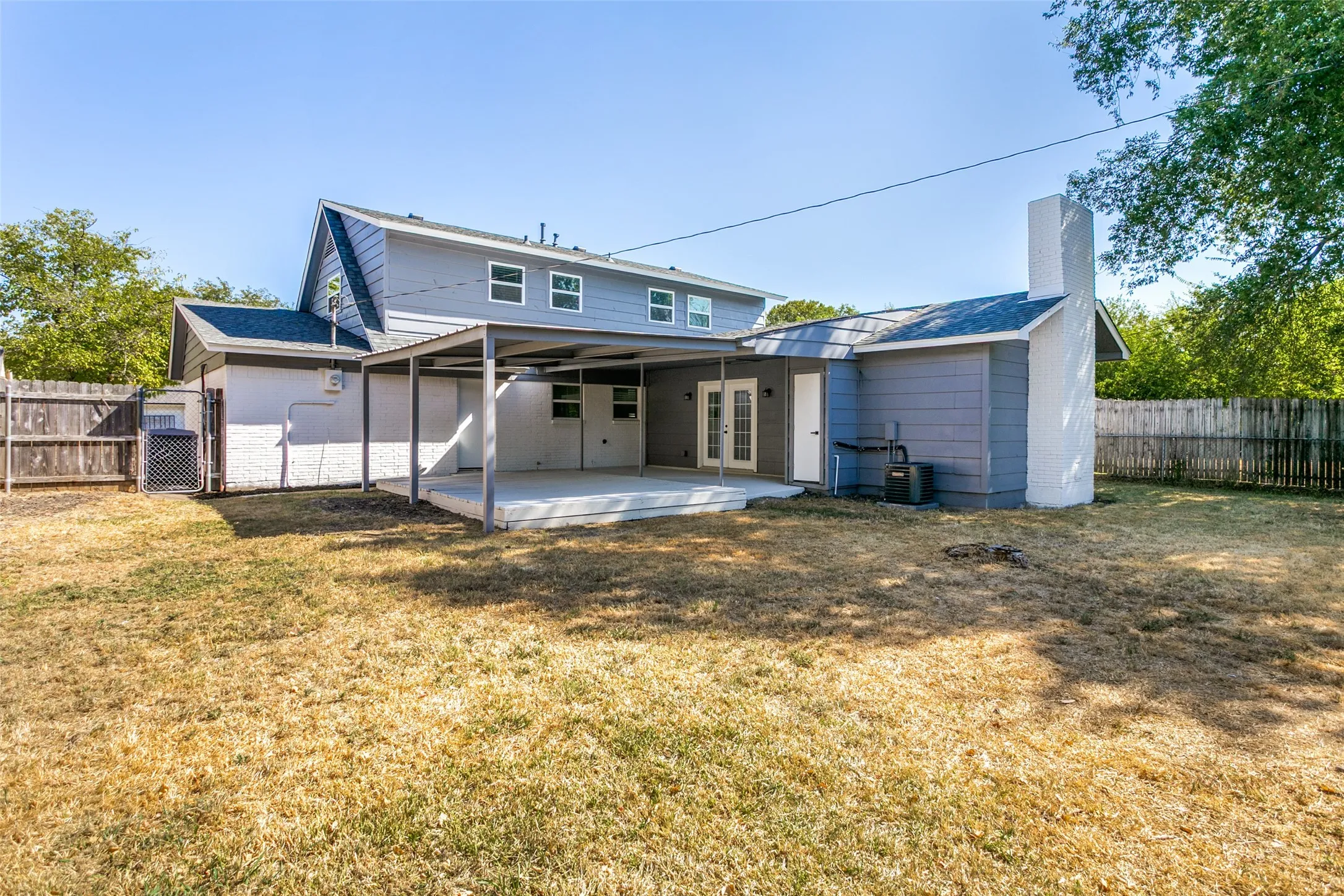 Single Family Residence For Sale in Dallas County , 725 Hawthorne Lane, Grand Prairie, Texas 75052, 4 Bedroom, 3 Bathroom, 2 Garage spaces, 2,036 Sqft, built in 1962, mls#21378001, Real Estate Agent in Grand Prairie, Homes For Sale in Dallas county, Homes For Sale in Grand Prairie, Realtor in Grand Prairie Texas, Real Estate Brokerage Independent Realty Texas, Luminita Cordes Realtor
