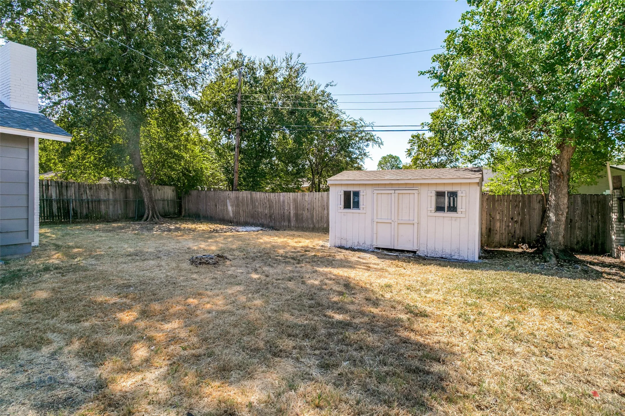 Single Family Residence For Sale in Dallas County , 725 Hawthorne Lane, Grand Prairie, Texas 75052, 4 Bedroom, 3 Bathroom, 2 Garage spaces, 2,036 Sqft, built in 1962, mls#21378001, Real Estate Agent in Grand Prairie, Homes For Sale in Dallas county, Homes For Sale in Grand Prairie, Realtor in Grand Prairie Texas, Real Estate Brokerage Independent Realty Texas, Luminita Cordes Realtor