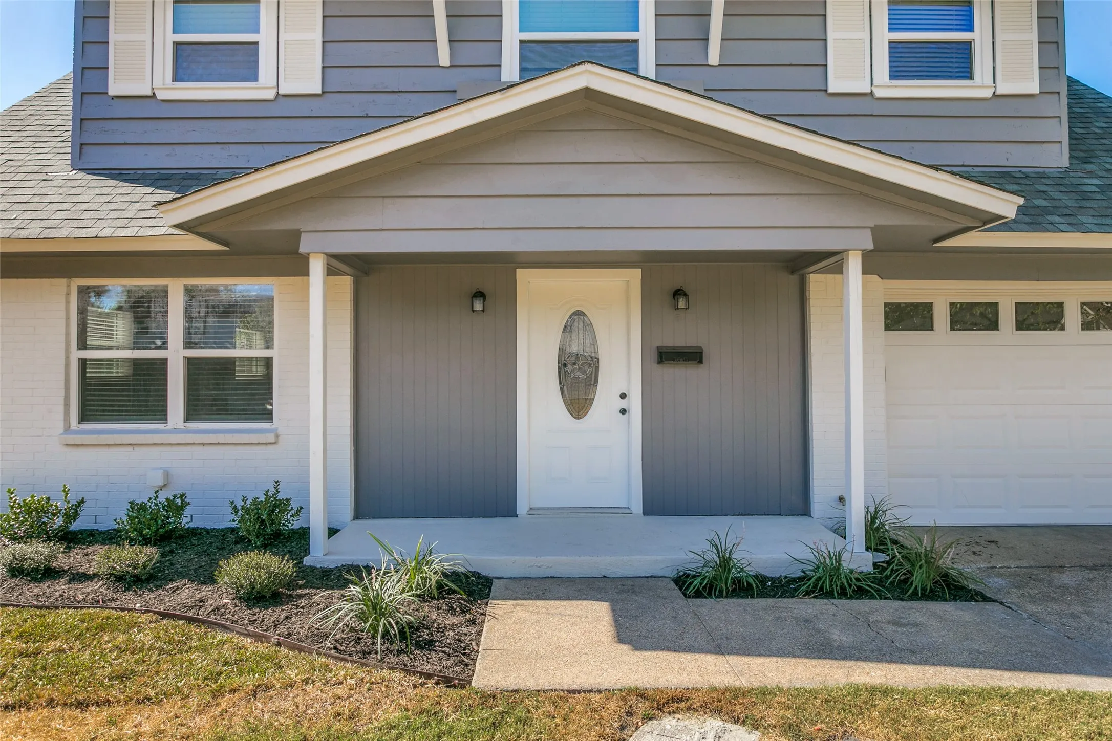 Single Family Residence For Sale in Dallas County , 725 Hawthorne Lane, Grand Prairie, Texas 75052, 4 Bedroom, 3 Bathroom, 2 Garage spaces, 2,036 Sqft, built in 1962, mls#21378001, Real Estate Agent in Grand Prairie, Homes For Sale in Dallas county, Homes For Sale in Grand Prairie, Realtor in Grand Prairie Texas, Real Estate Brokerage Independent Realty Texas, Luminita Cordes Realtor