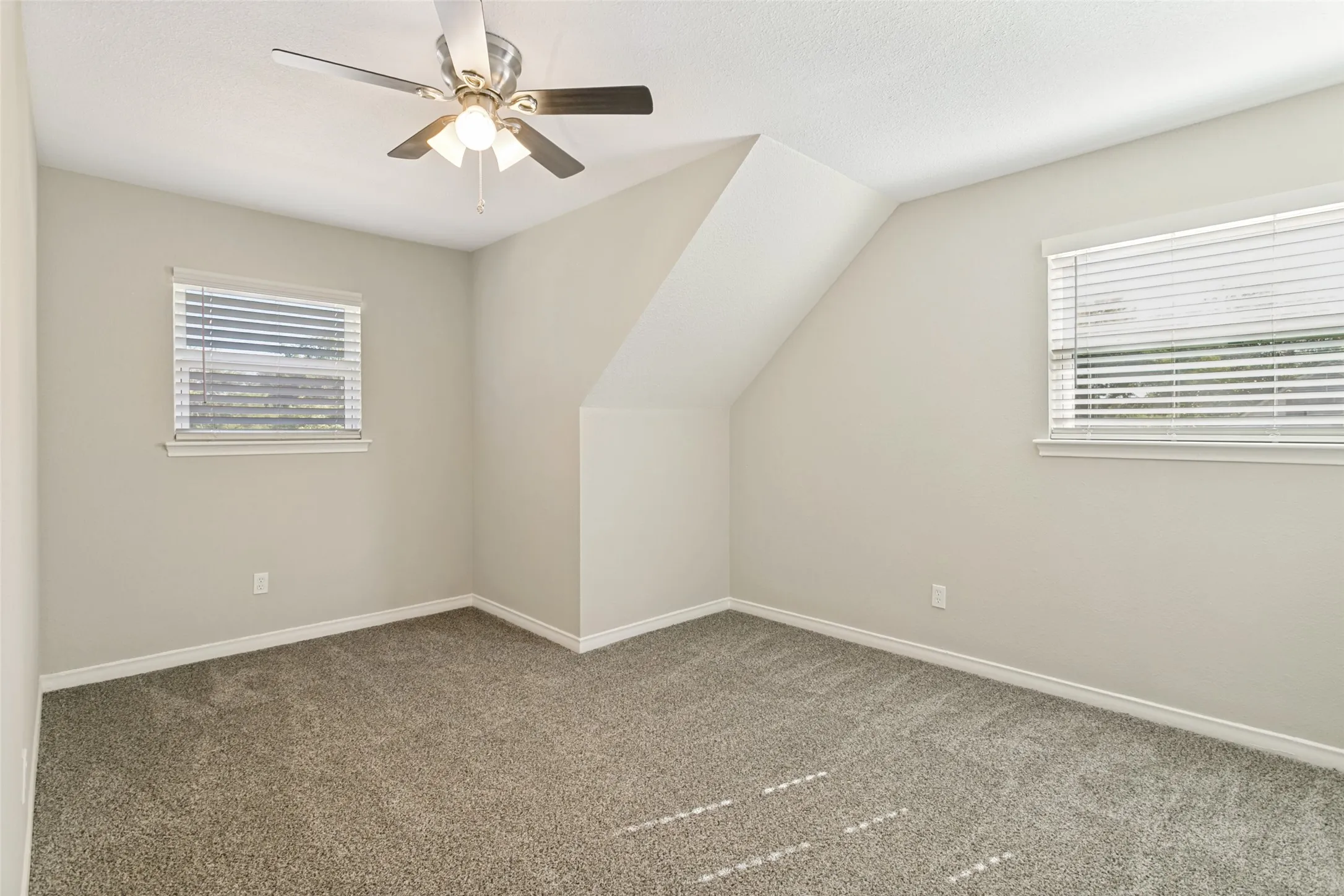 Single Family Residence For Sale in Dallas County , 725 Hawthorne Lane, Grand Prairie, Texas 75052, 4 Bedroom, 3 Bathroom, 2 Garage spaces, 2,036 Sqft, built in 1962, mls#21378001, Real Estate Agent in Grand Prairie, Homes For Sale in Dallas county, Homes For Sale in Grand Prairie, Realtor in Grand Prairie Texas, Real Estate Brokerage Independent Realty Texas, Luminita Cordes Realtor