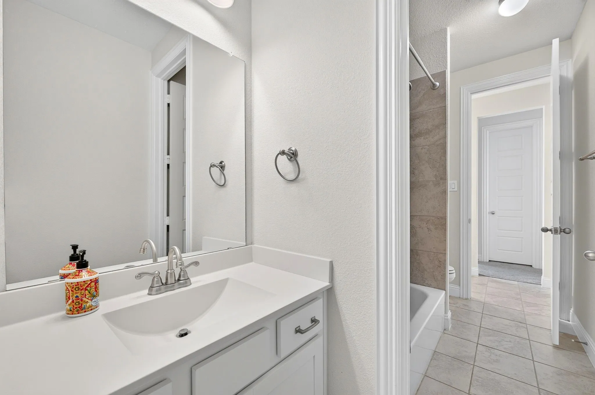 Single Family Residence For Sale in Denton County , 1420 17th Street, Argyle, Texas 76226, 4 Bedroom, 3 Bathroom, 3 Garage spaces, 3,188 Sqft, built in 2020, mls#21376433, Real Estate Agent in Argyle, Homes For Sale in Denton county, Homes For Sale in Argyle, Realtor in Argyle Texas, Real Estate Brokerage Independent Realty Texas, Luminita Cordes Realtor