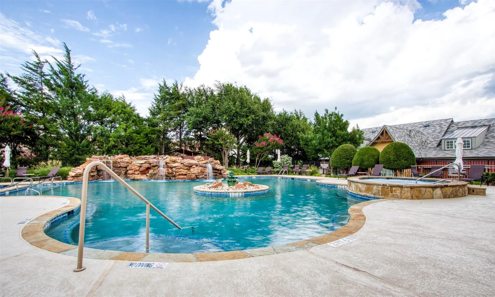 Single Family Residence For Rent in Collin County , 8609 Dewland Drive, Mc Kinney, Texas 75070, 2 Bedroom, 2 Bathroom, 2 Garage spaces, 1,800 Sqft, built in 2011, mls#21377979, Real Estate Agent in Mc Kinney, Homes For Rent in Collin county, Homes For Rent in Mc Kinney, Realtor in Mc Kinney Texas, Real Estate Brokerage Independent Realty Texas, Luminita Cordes Realtor