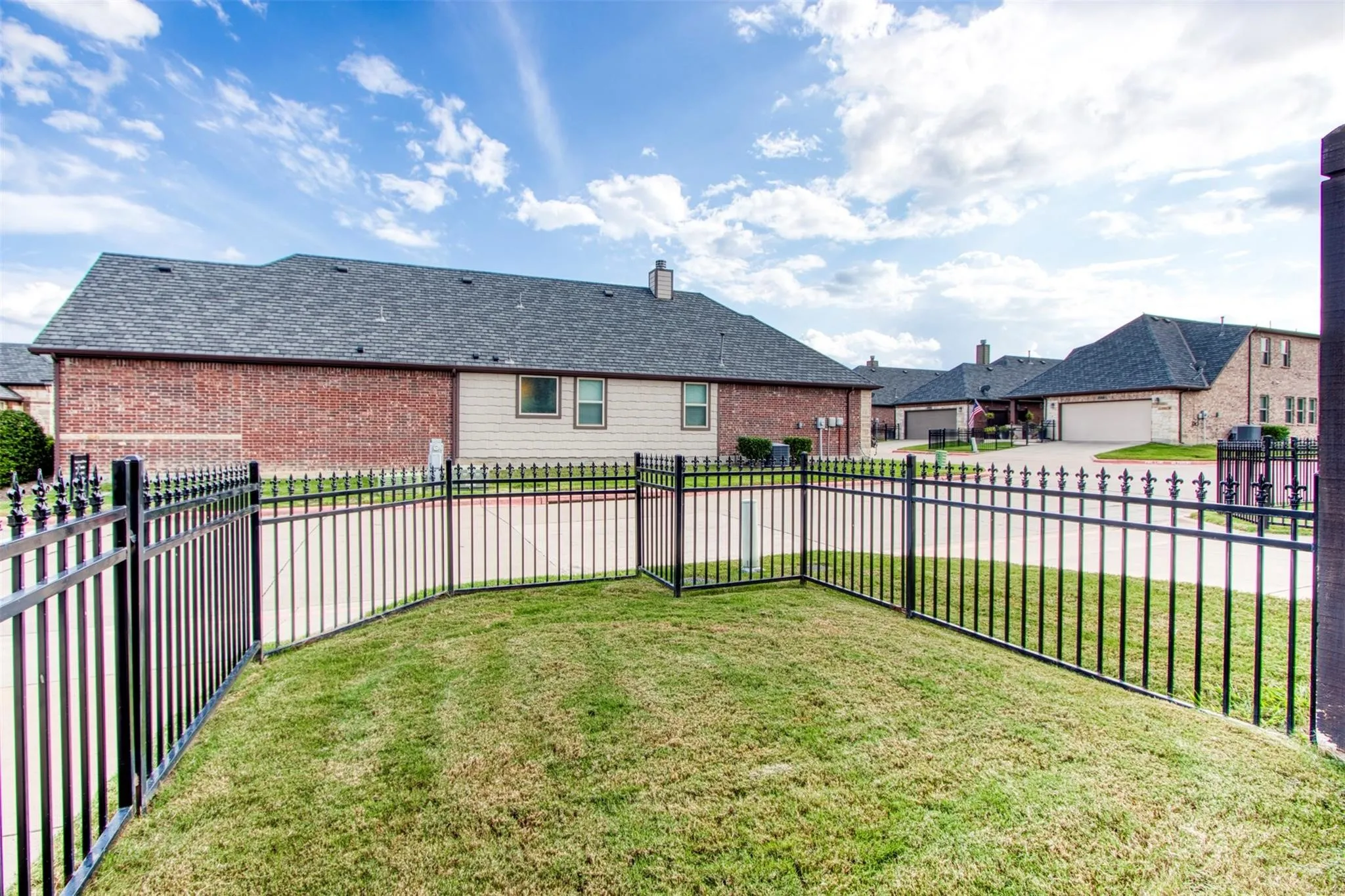 Single Family Residence For Rent in Collin County , 8609 Dewland Drive, Mc Kinney, Texas 75070, 2 Bedroom, 2 Bathroom, 2 Garage spaces, 1,800 Sqft, built in 2011, mls#21377979, Real Estate Agent in Mc Kinney, Homes For Rent in Collin county, Homes For Rent in Mc Kinney, Realtor in Mc Kinney Texas, Real Estate Brokerage Independent Realty Texas, Luminita Cordes Realtor