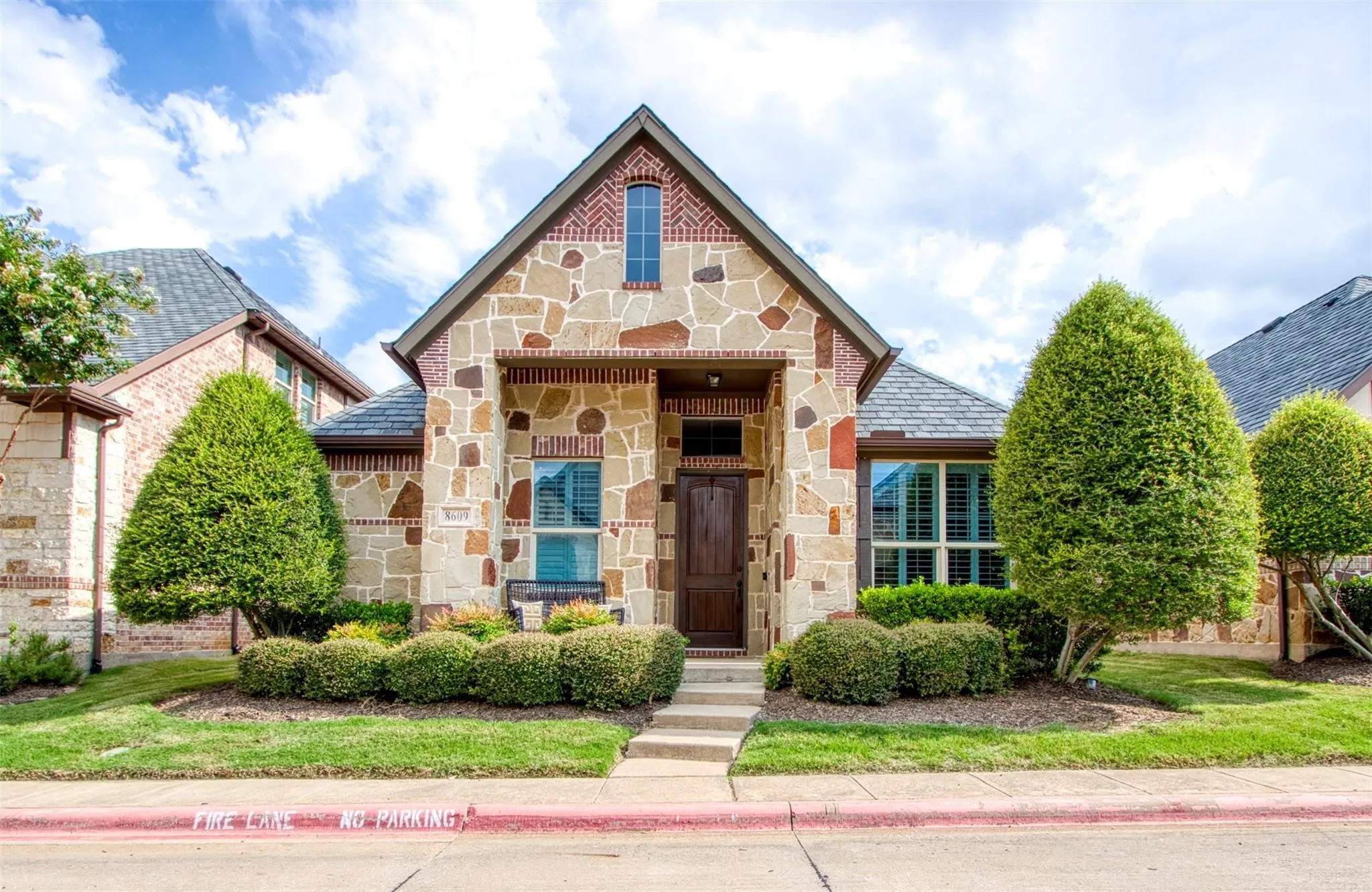 Single Family Residence For Rent in Collin County , 8609 Dewland Drive, Mc Kinney, Texas 75070, 2 Bedroom, 2 Bathroom, 2 Garage spaces, 1,800 Sqft, built in 2011, mls#21377979, Real Estate Agent in Mc Kinney, Homes For Rent in Collin county, Homes For Rent in Mc Kinney, Realtor in Mc Kinney Texas, Real Estate Brokerage Independent Realty Texas, Luminita Cordes Realtor