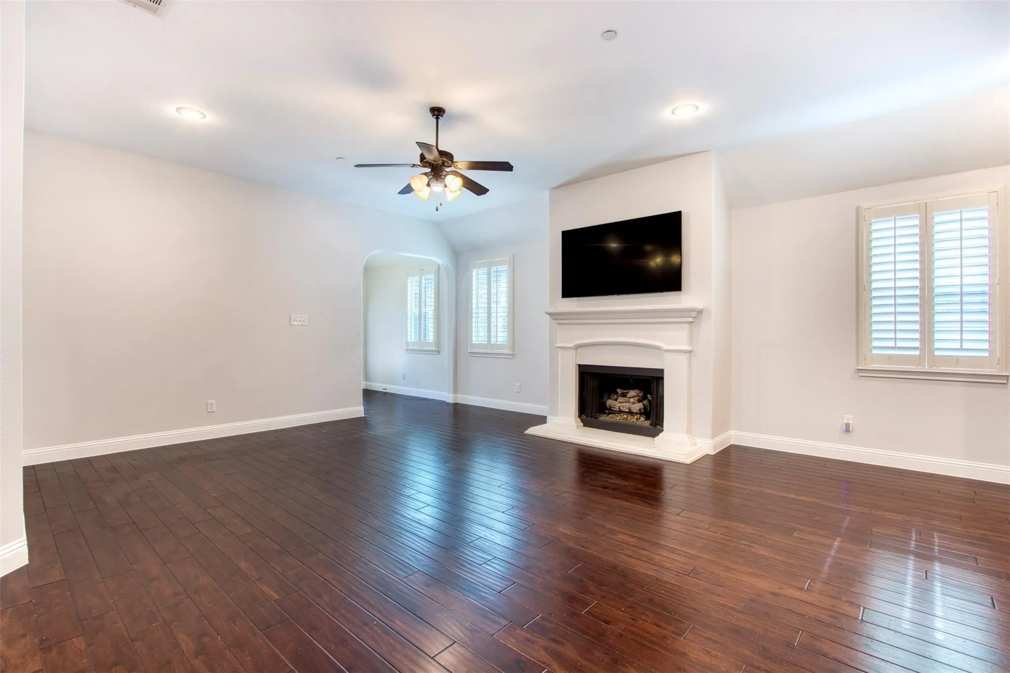 Single Family Residence For Rent in Collin County , 8609 Dewland Drive, Mc Kinney, Texas 75070, 2 Bedroom, 2 Bathroom, 2 Garage spaces, 1,800 Sqft, built in 2011, mls#21377979, Real Estate Agent in Mc Kinney, Homes For Rent in Collin county, Homes For Rent in Mc Kinney, Realtor in Mc Kinney Texas, Real Estate Brokerage Independent Realty Texas, Luminita Cordes Realtor