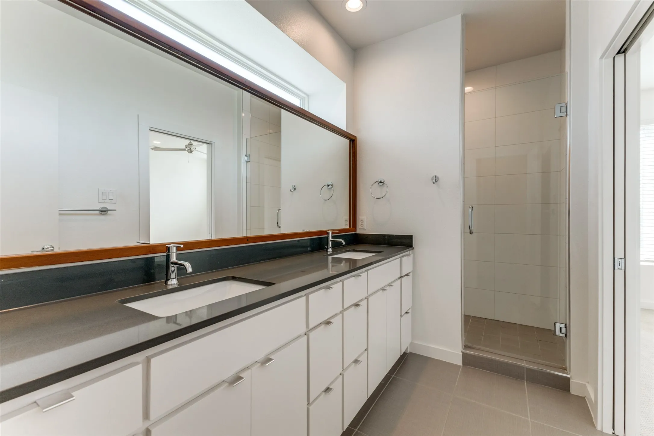 Townhouse For Rent in Dallas County , 1715 Bennett Avenue 101, Dallas, Texas 75206, 2 Bedroom, 3 Bathroom, 2 Garage spaces, 1,324 Sqft, built in 2018, mls#21378007, Real Estate Agent in Dallas, Homes For Rent in Dallas county, Homes For Rent in Dallas, Realtor in Dallas Texas, Real Estate Brokerage Independent Realty Texas, Luminita Cordes Realtor
