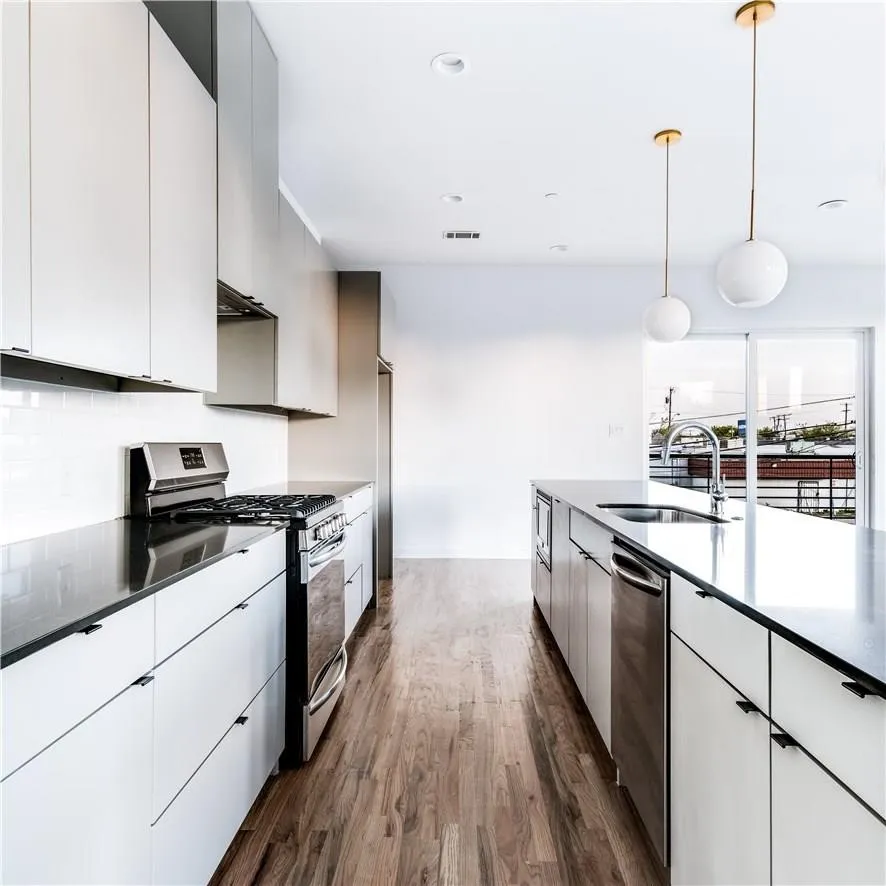 Townhouse For Rent in Dallas County , 1715 Bennett Avenue 101, Dallas, Texas 75206, 2 Bedroom, 3 Bathroom, 2 Garage spaces, 1,324 Sqft, built in 2018, mls#21378007, Real Estate Agent in Dallas, Homes For Rent in Dallas county, Homes For Rent in Dallas, Realtor in Dallas Texas, Real Estate Brokerage Independent Realty Texas, Luminita Cordes Realtor